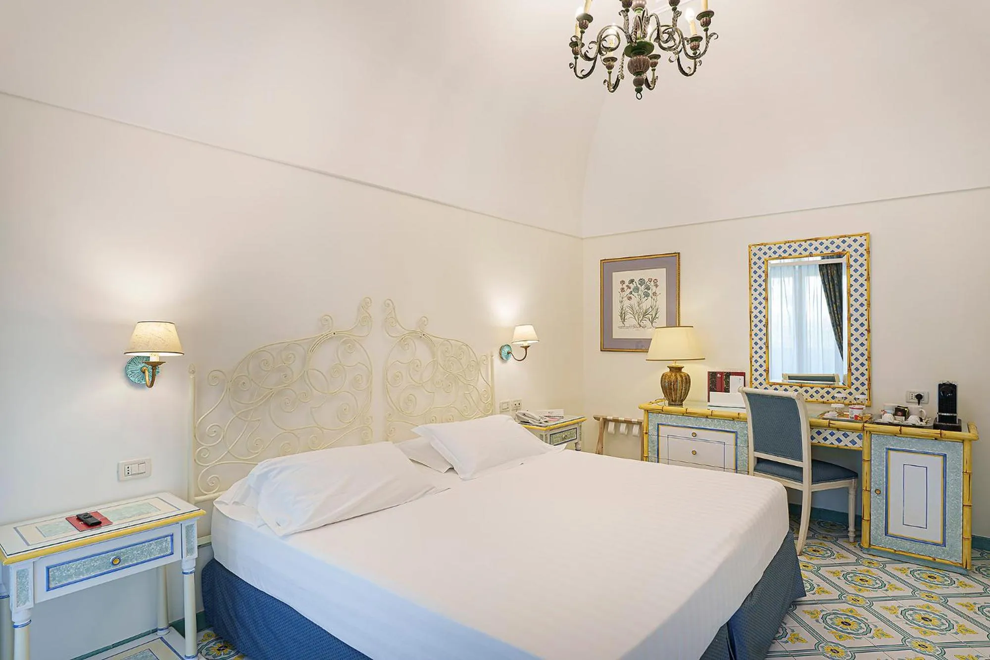 Bed in Grand Hotel Il Moresco