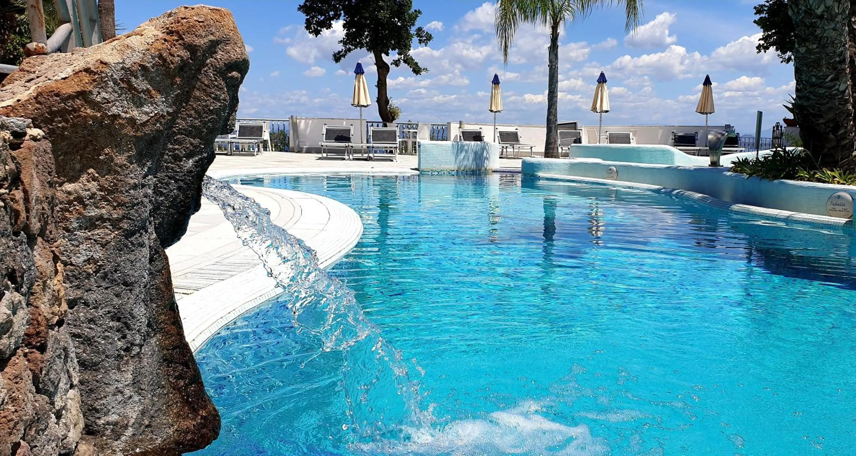 Swimming pool in Hotel Myage