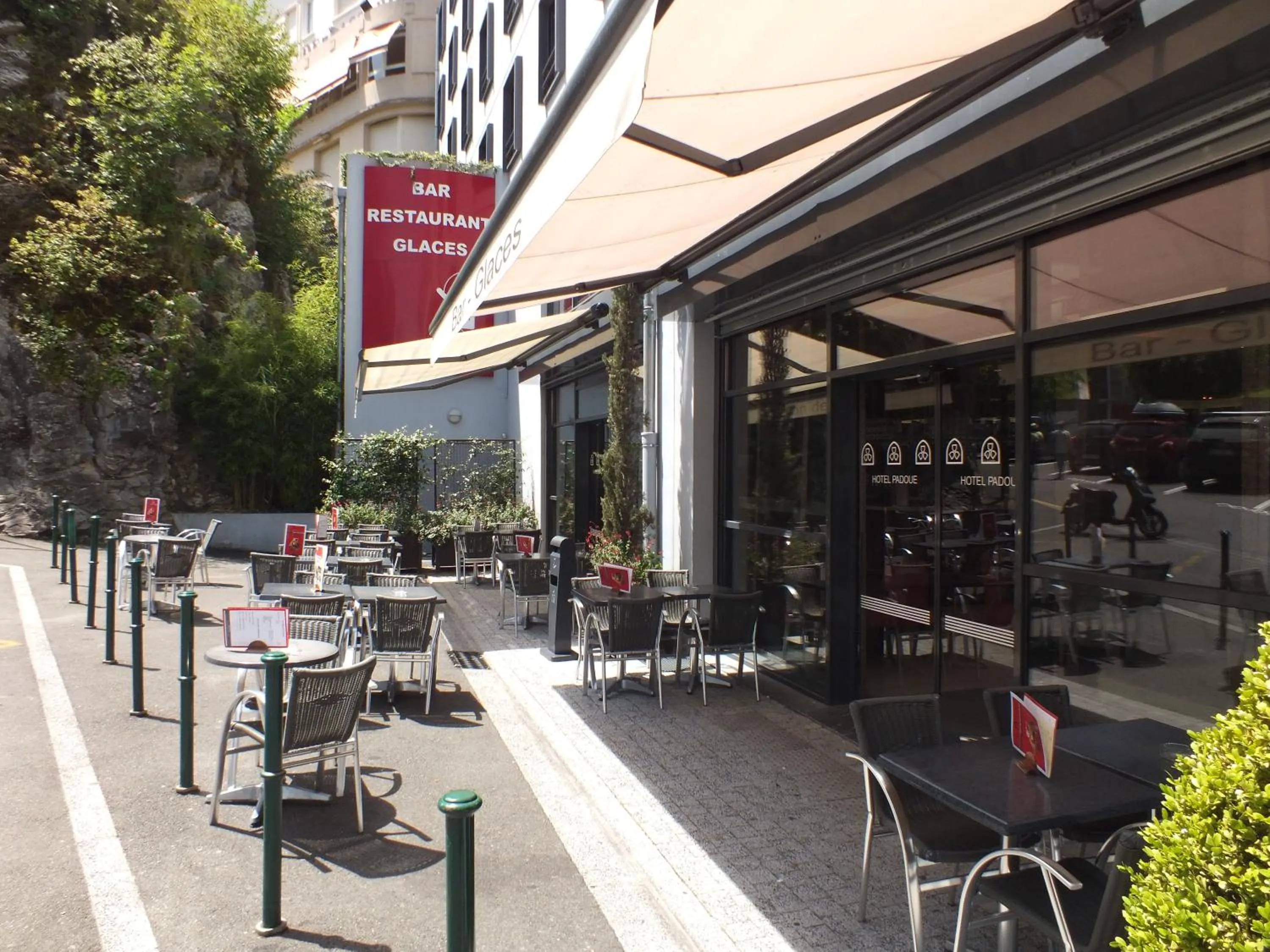 Patio in Hôtel Padoue