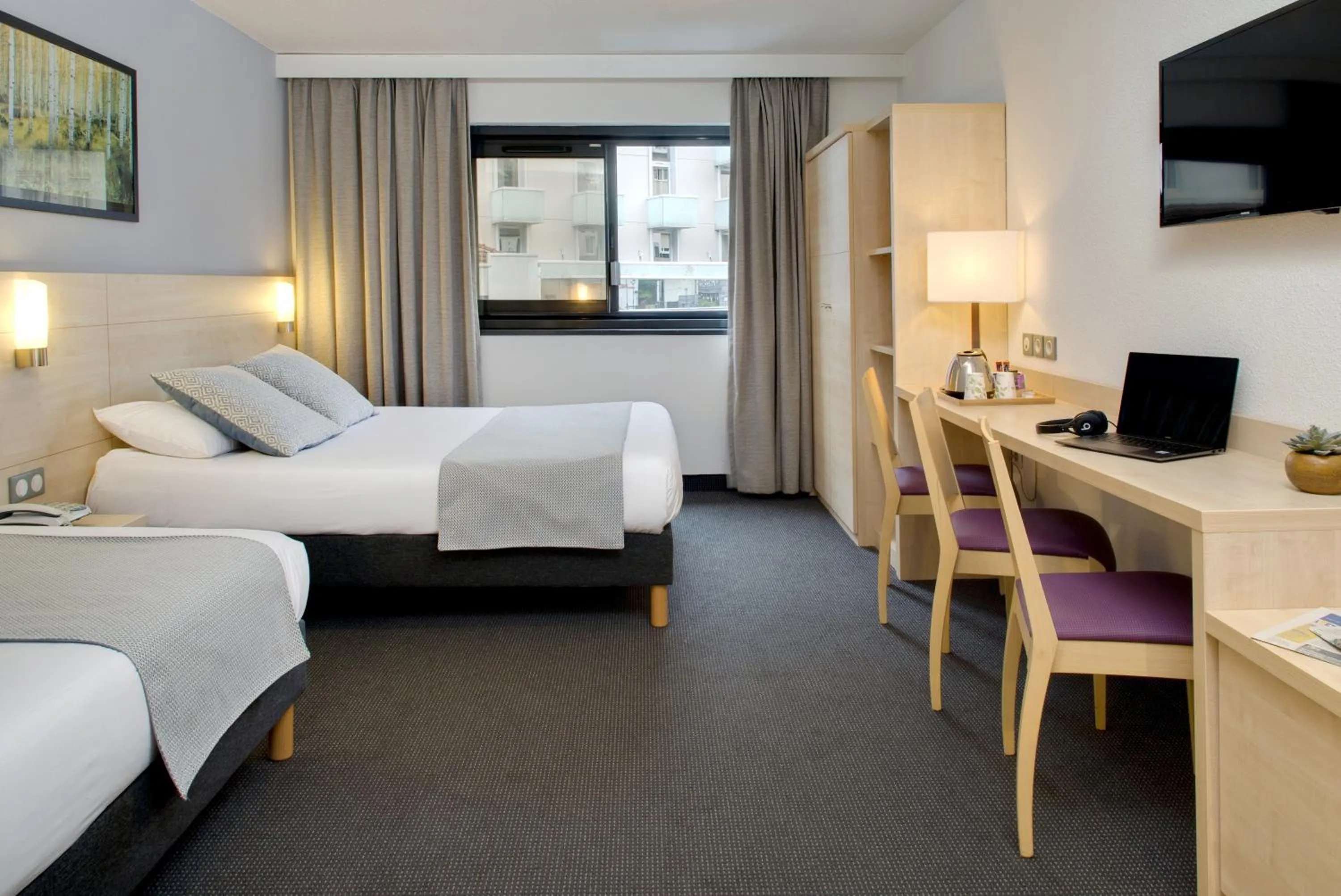 Bedroom, Bed in Hôtel Padoue