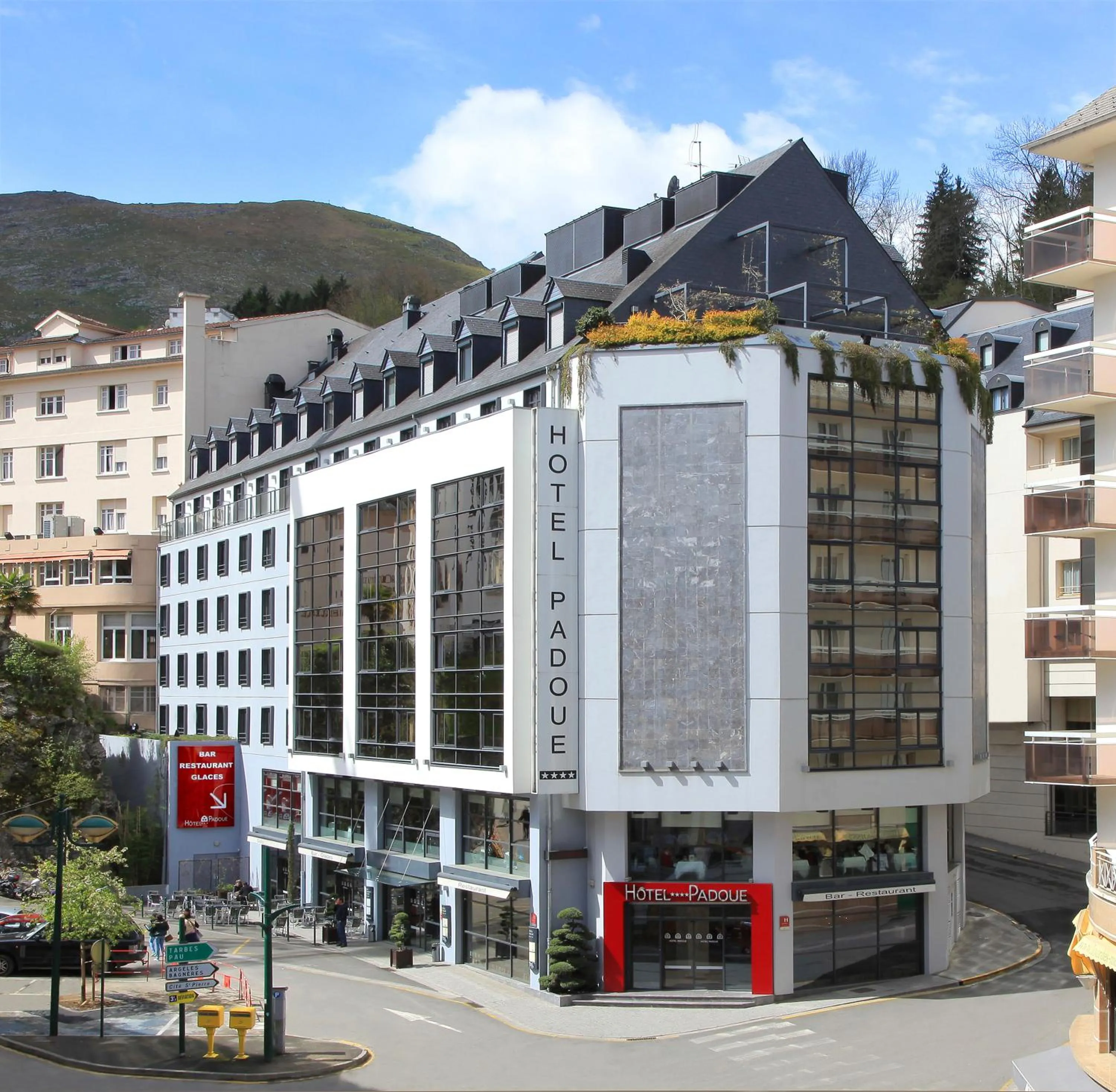Property building in Hôtel Padoue