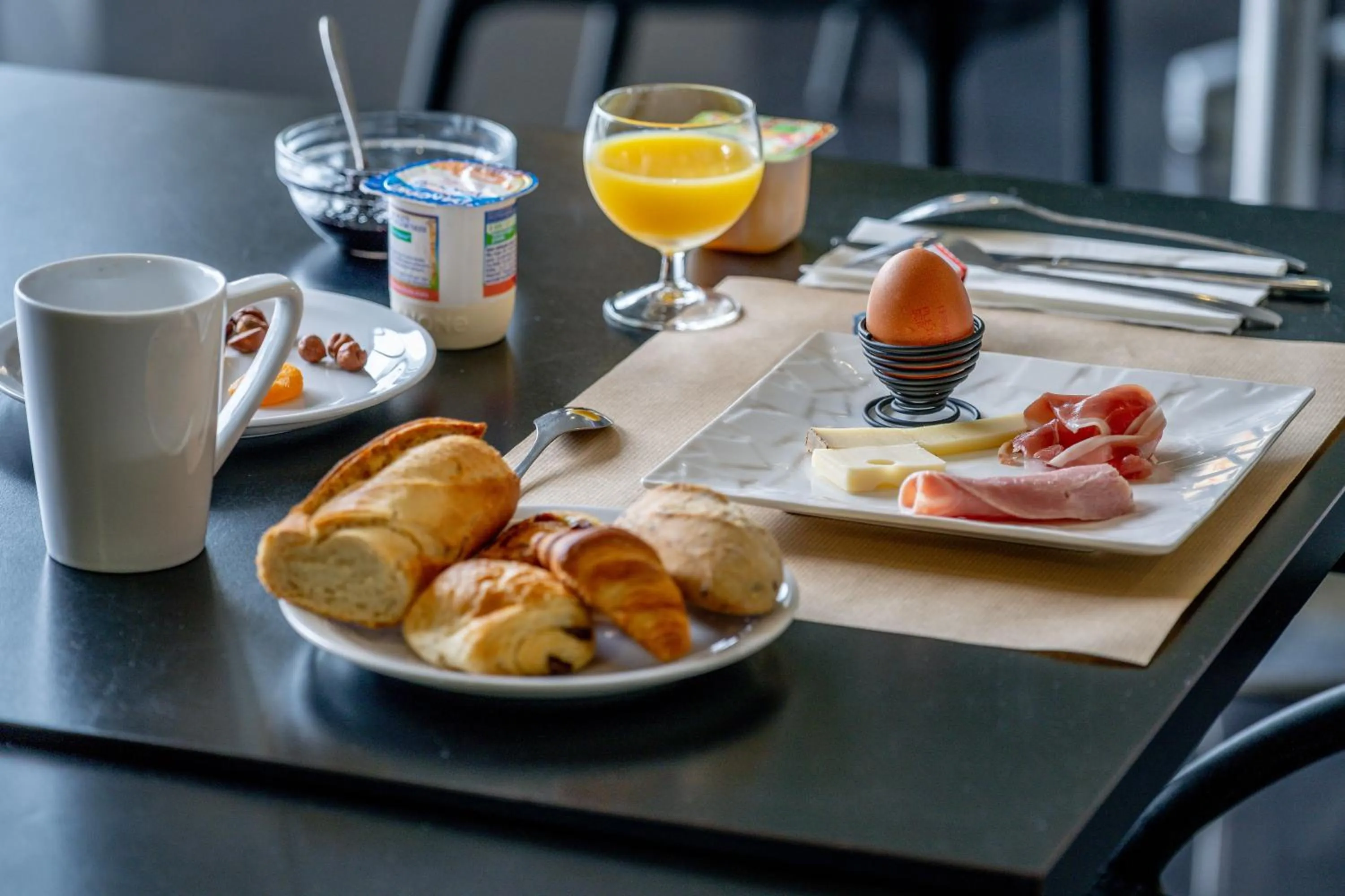 Continental breakfast in Comfort Aparthotel Bassin d'Arcachon
