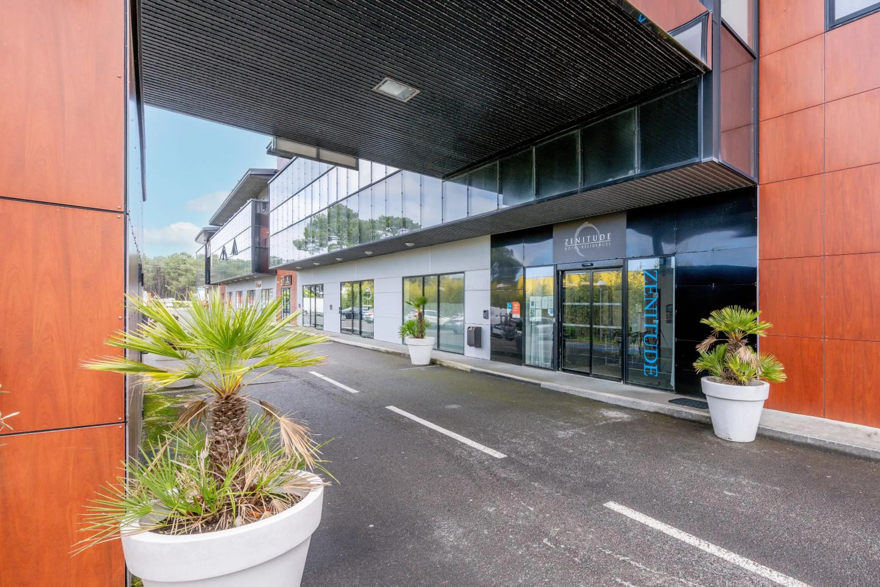 Facade/entrance in Comfort Aparthotel Bassin d'Arcachon