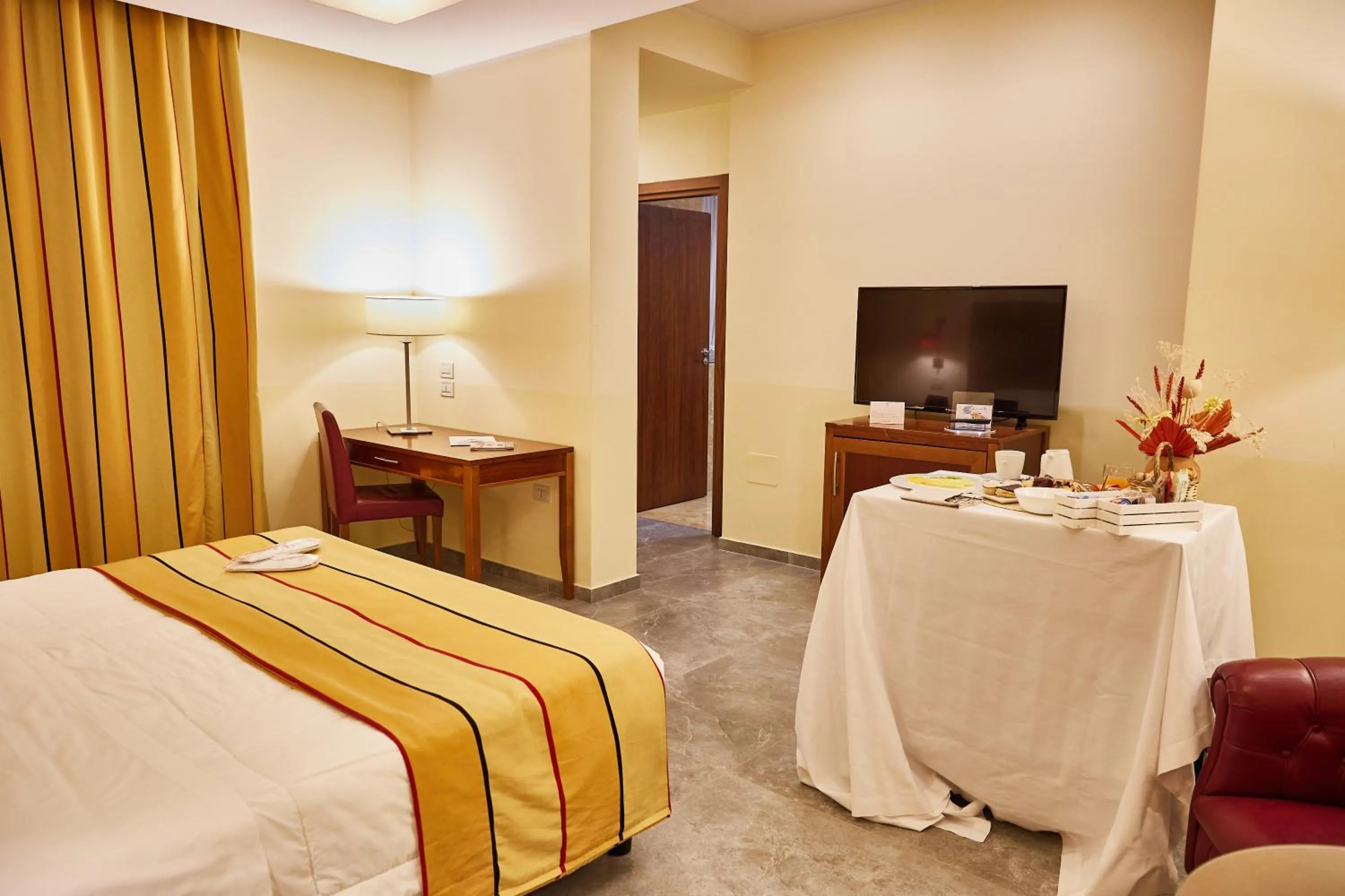 Bedroom, Bed in Appia Antica Hotel