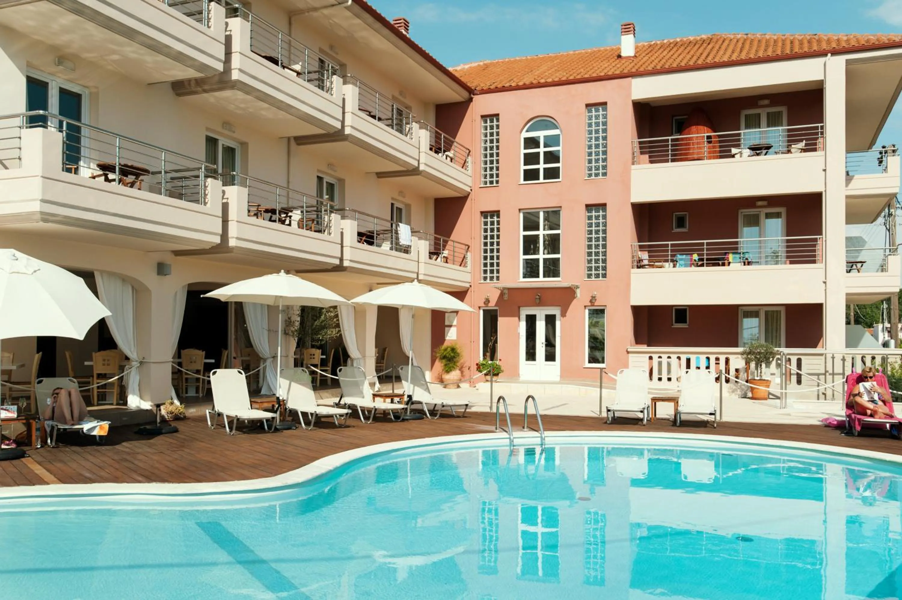 Property building in Ammos Bay