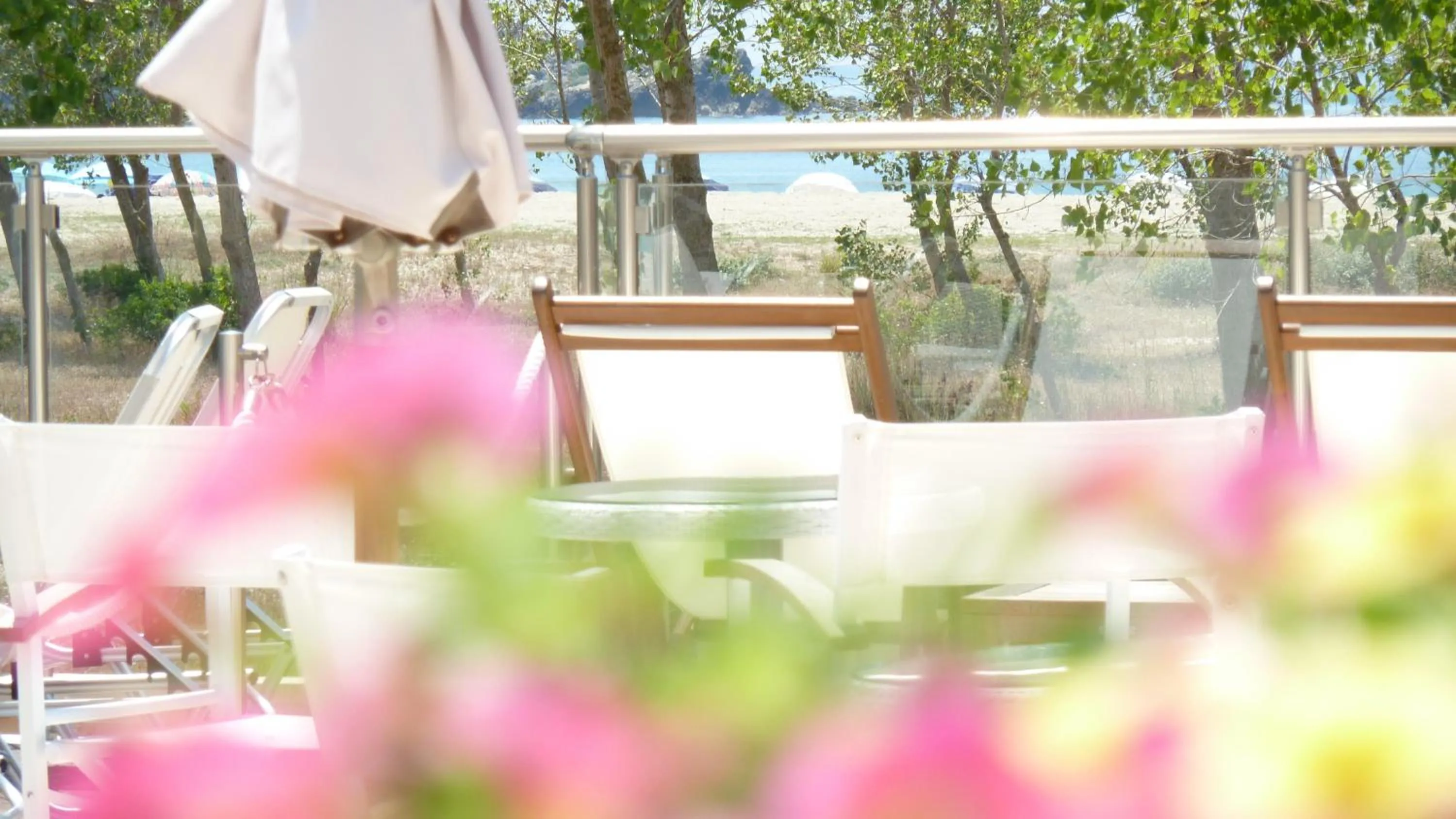 Area and facilities in Ammos Bay