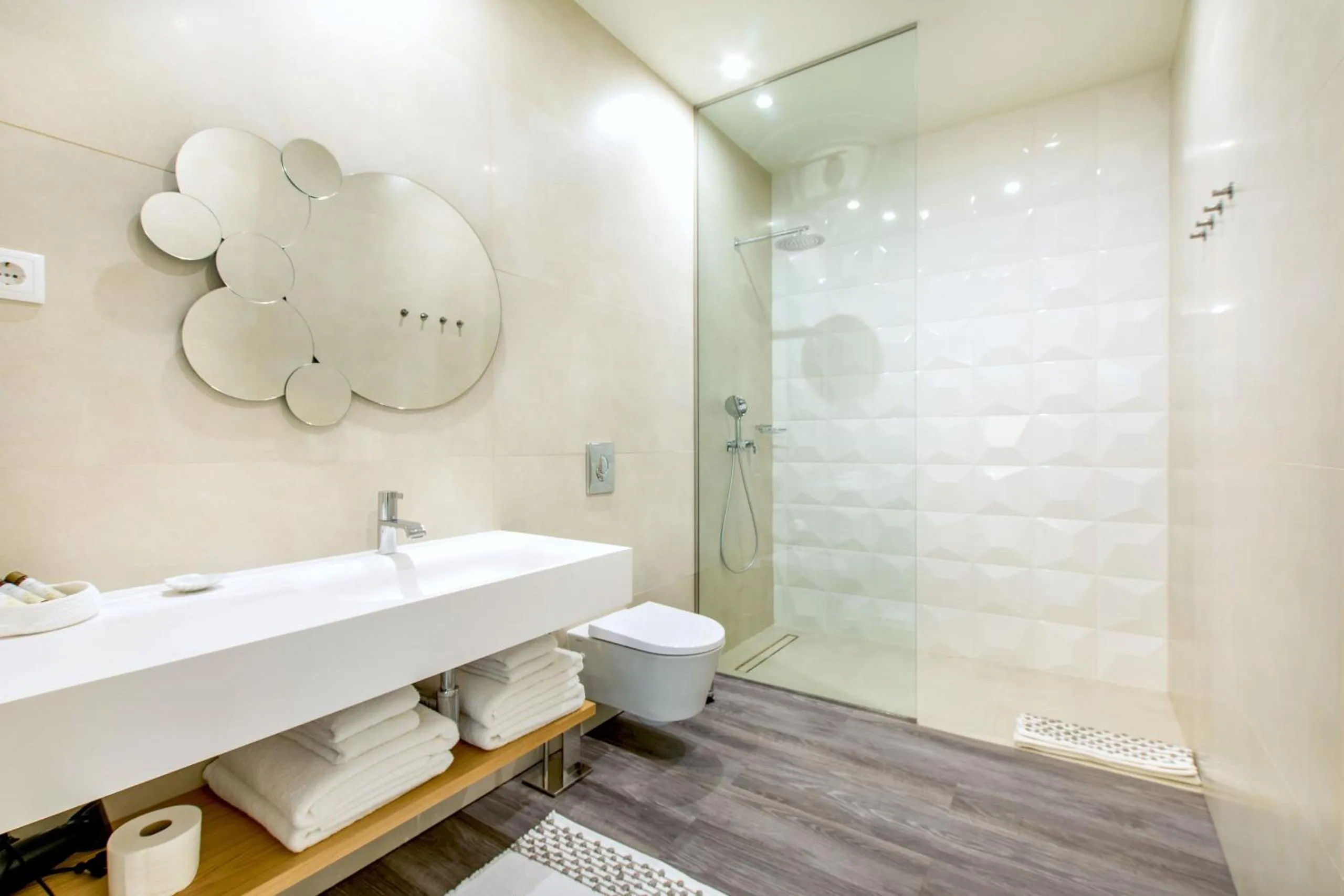 Bathroom in LETHESHOME Apartments