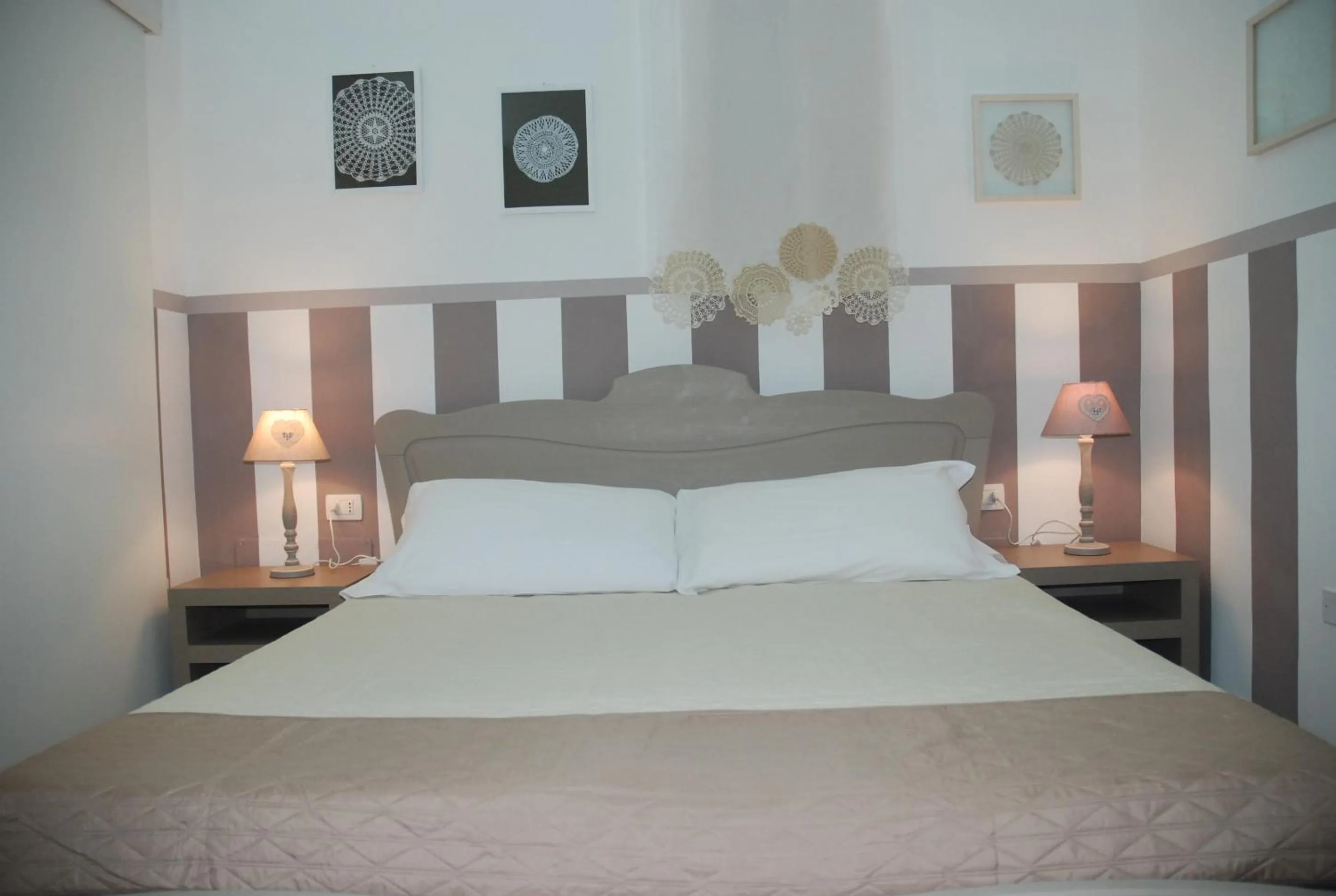 Decorative detail, Bed in B&B Dimora San Vincenzo