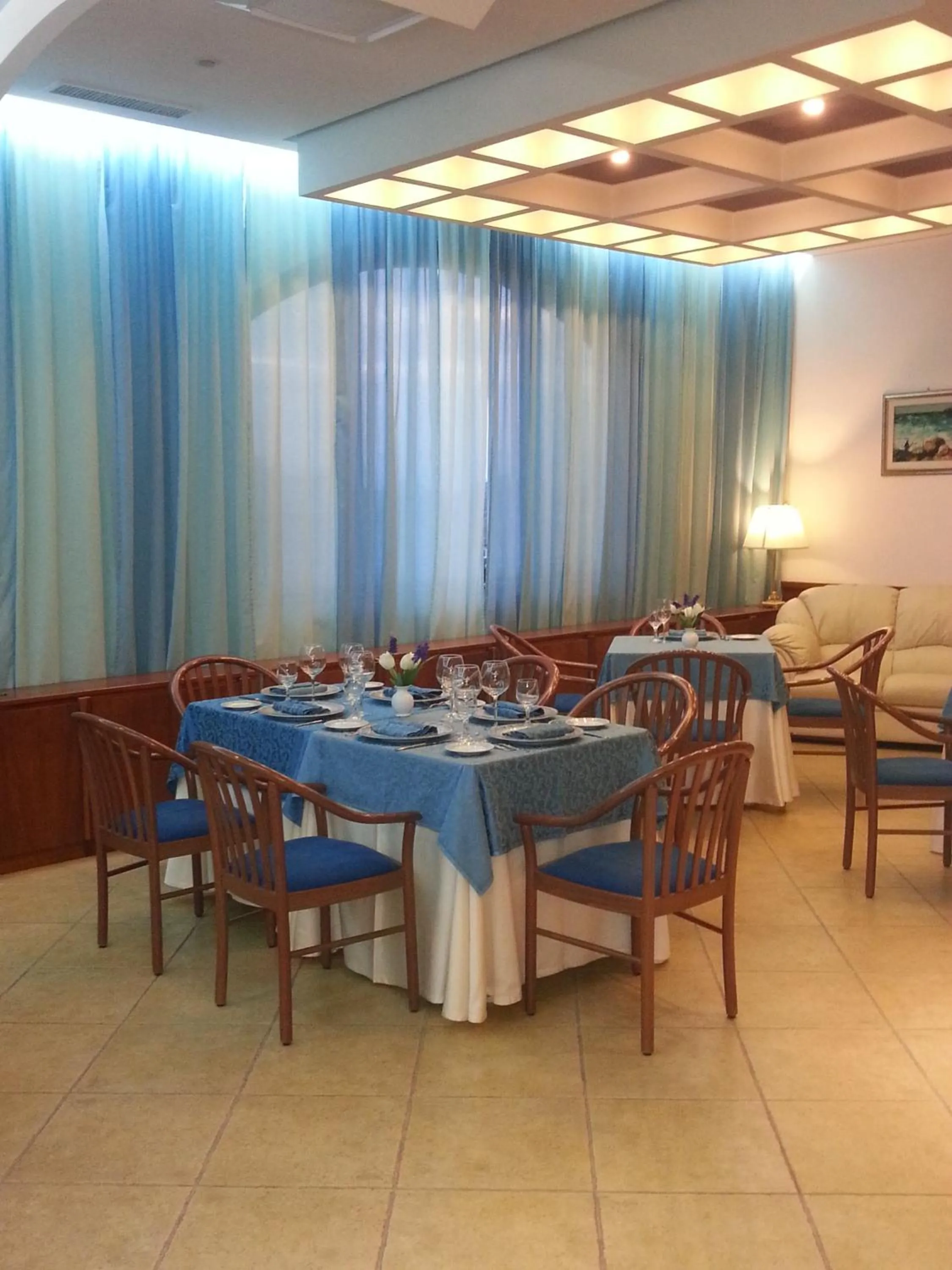 Restaurant/places to eat in Hotel Maddaloni