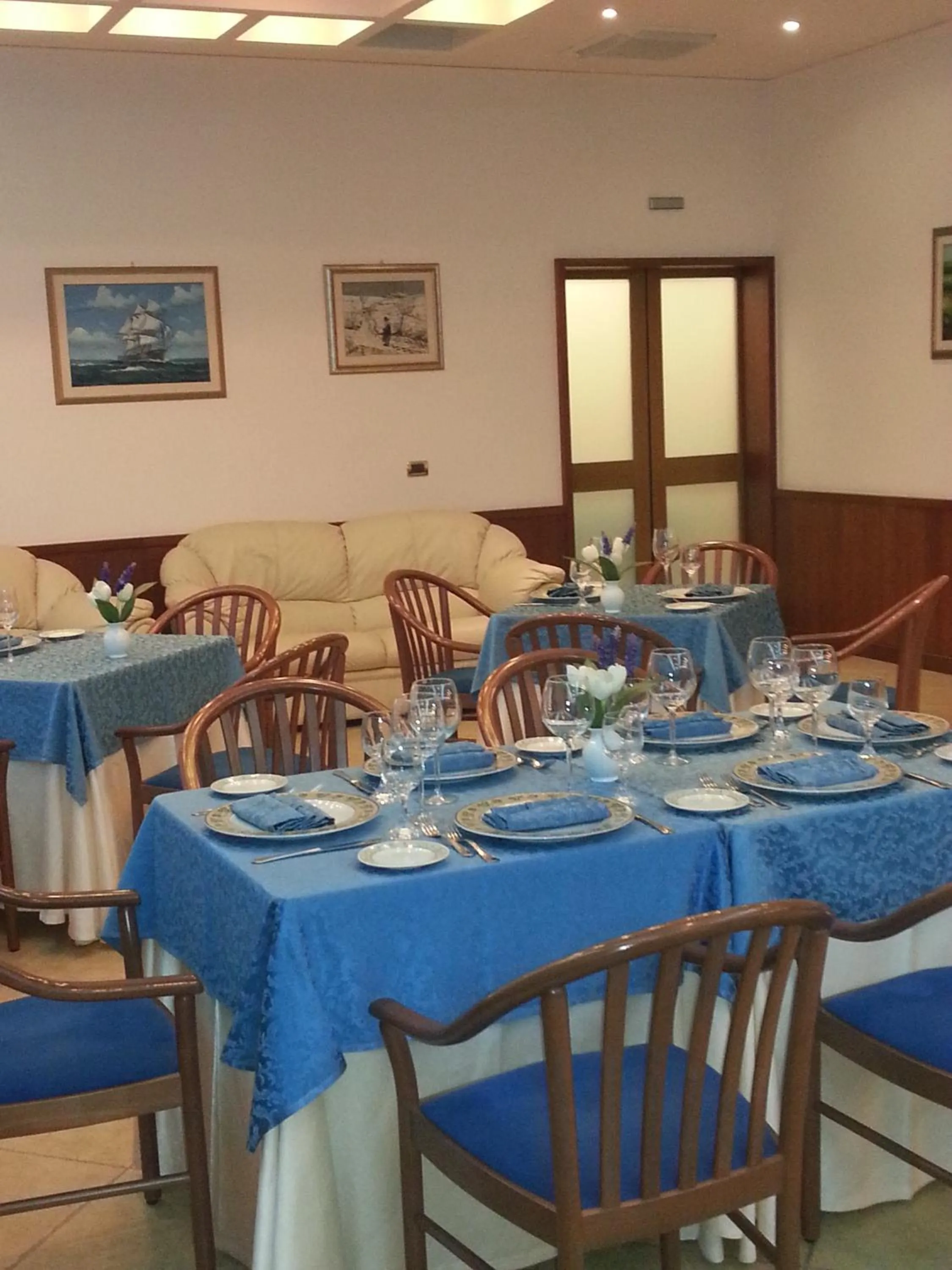 Restaurant/places to eat in Hotel Maddaloni