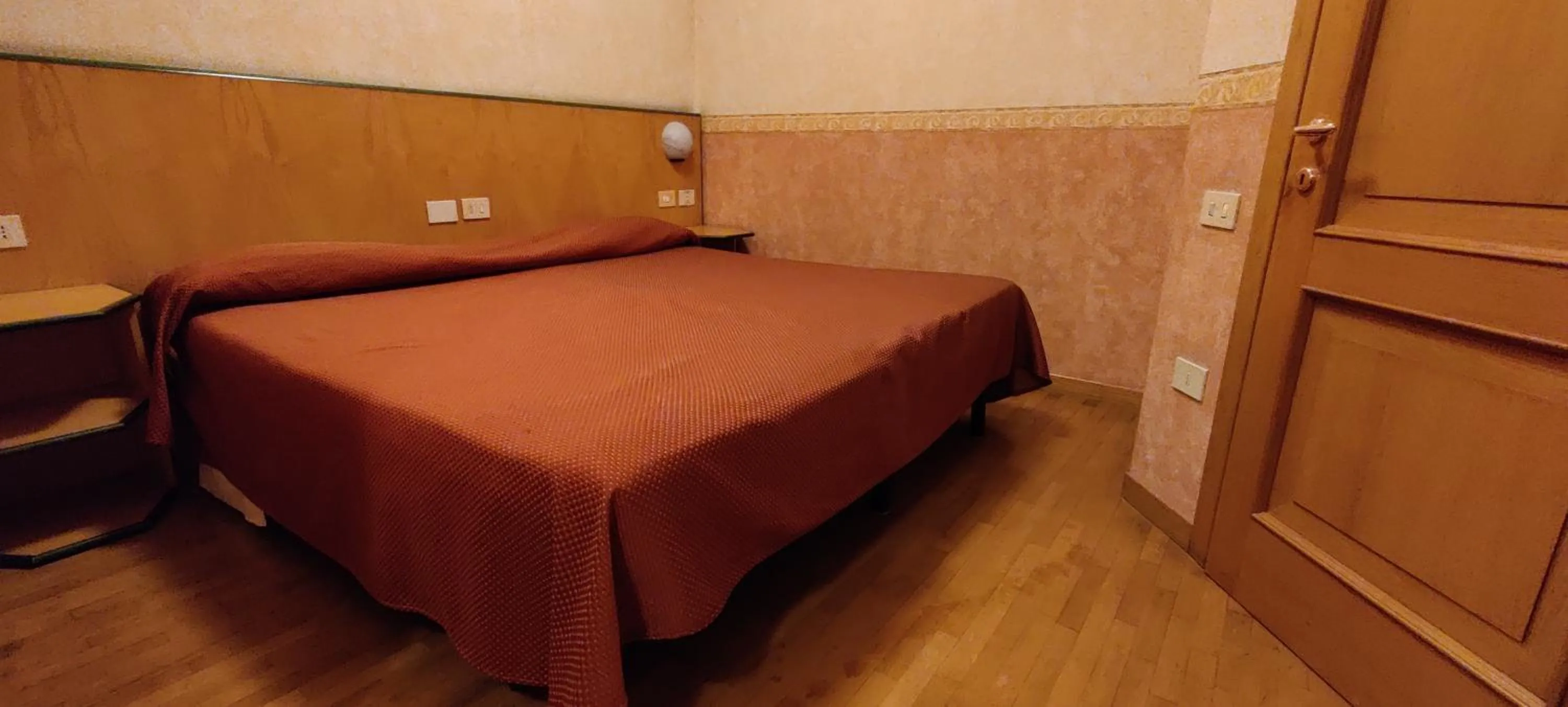 Bedroom, Bed in Hotel Baffo Rosso