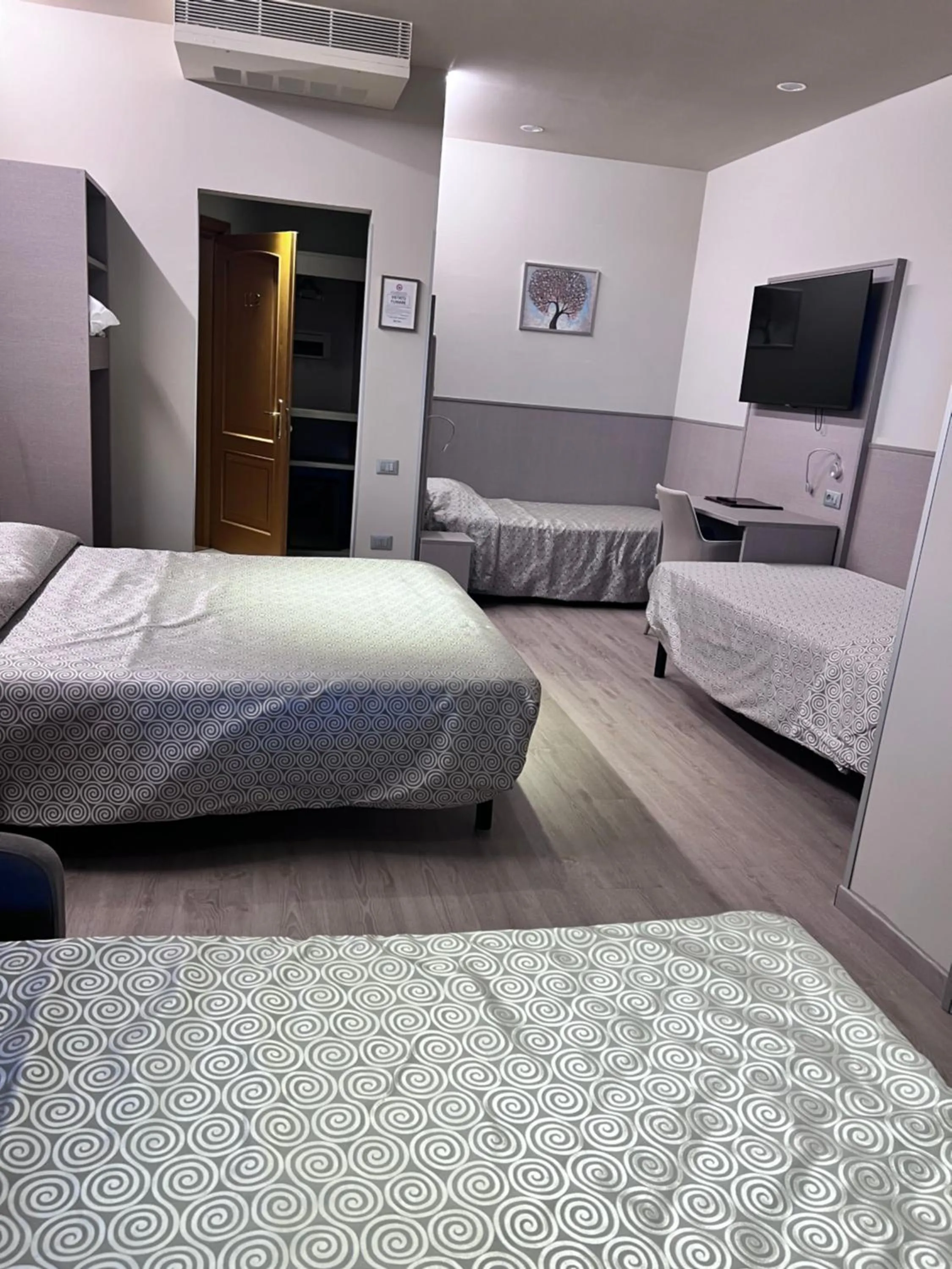 Bed in Hotel Baffo Rosso