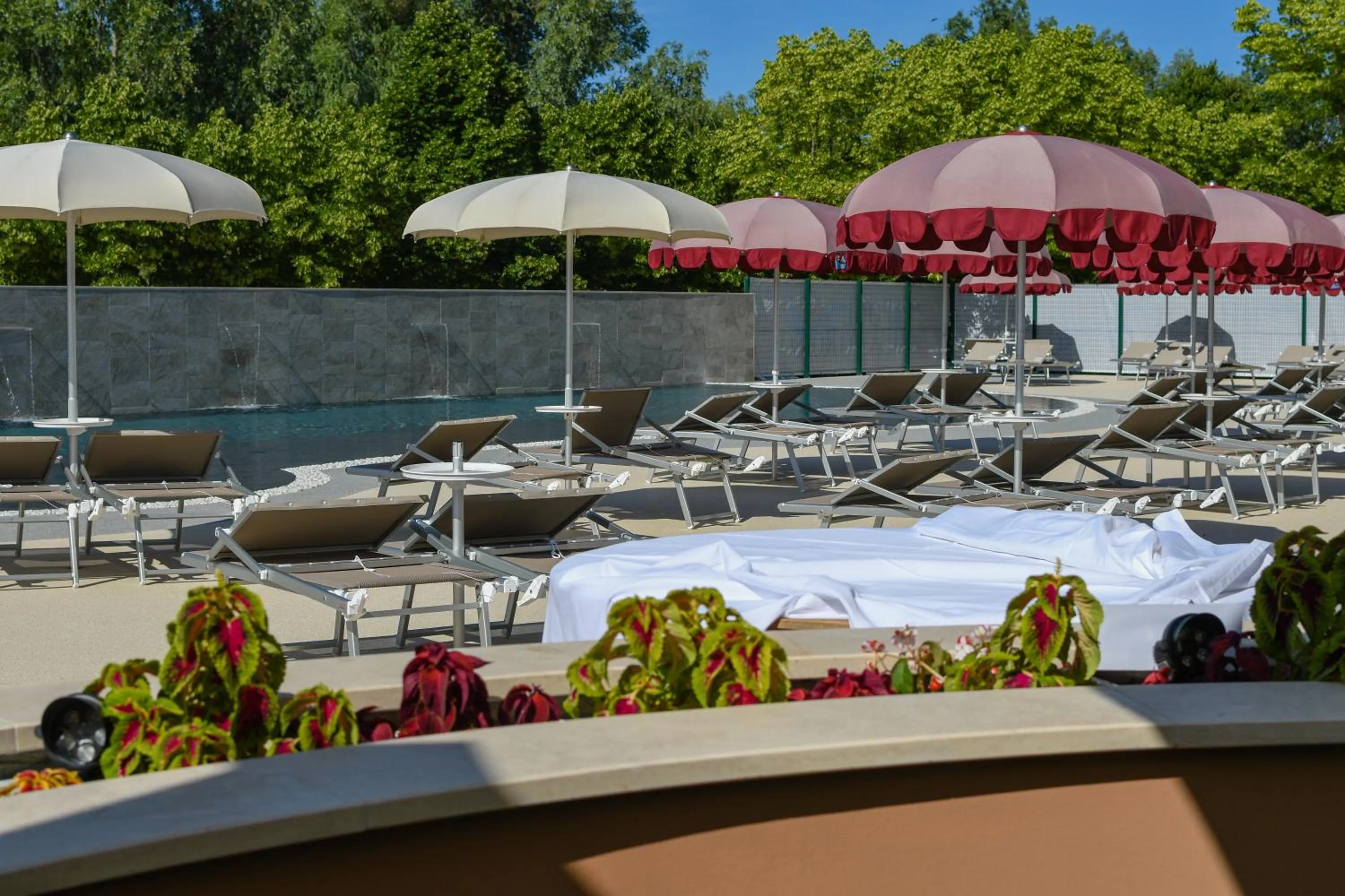 Swimming pool in Hotel Baffo Rosso