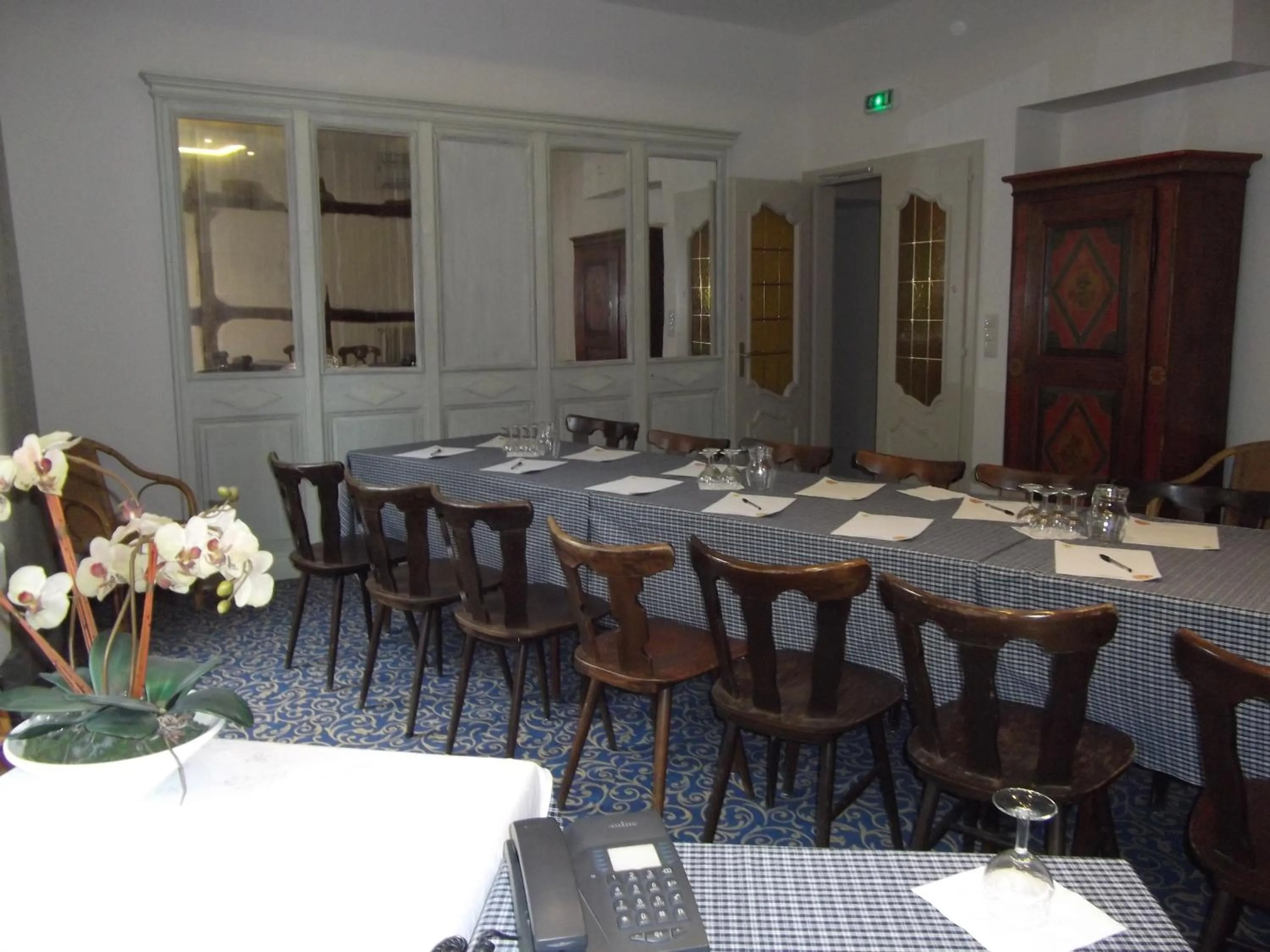 Business facilities in Logis Hôtel De La Cloche