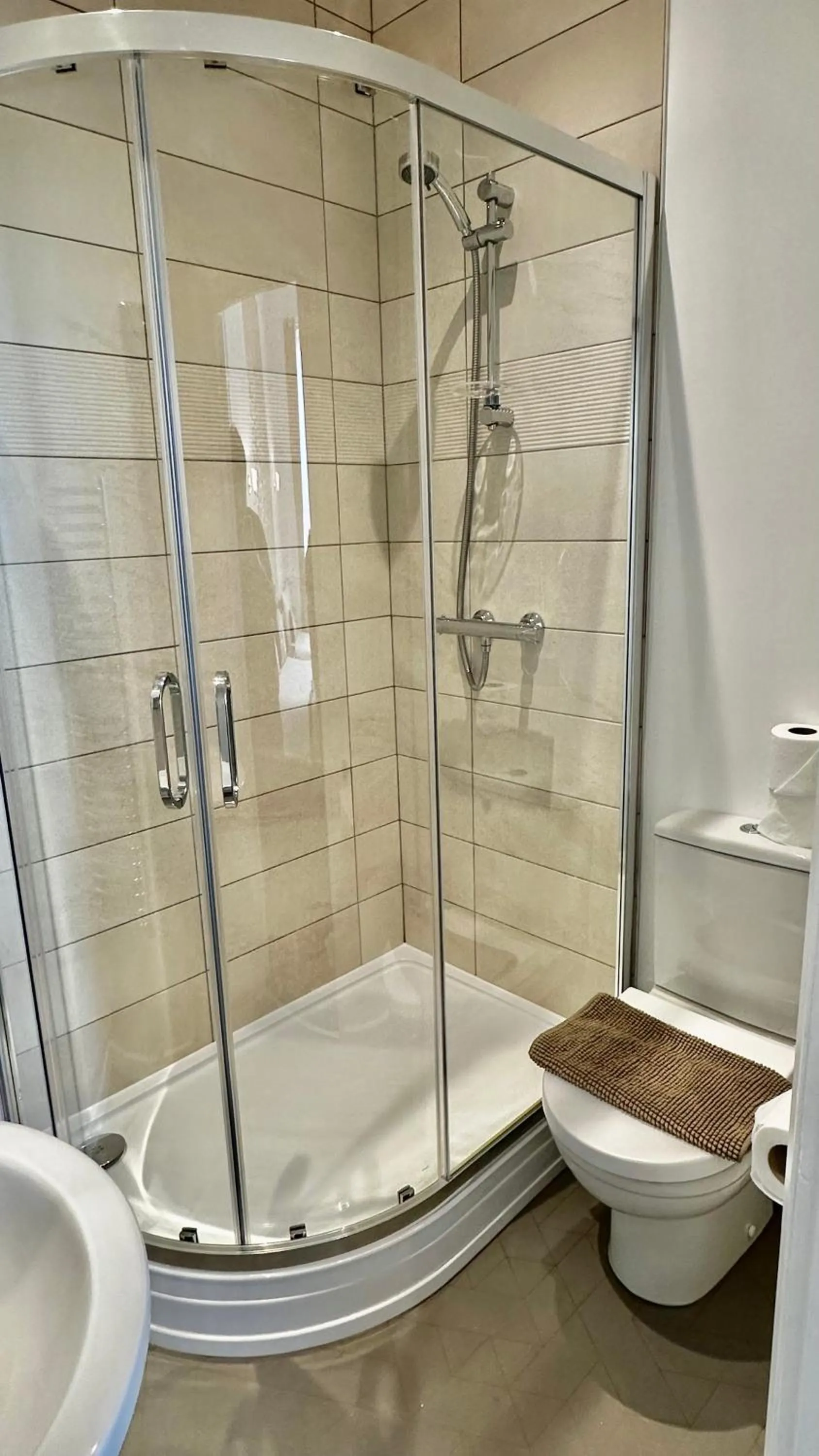 Bathroom in Andorra Guest Accommodation