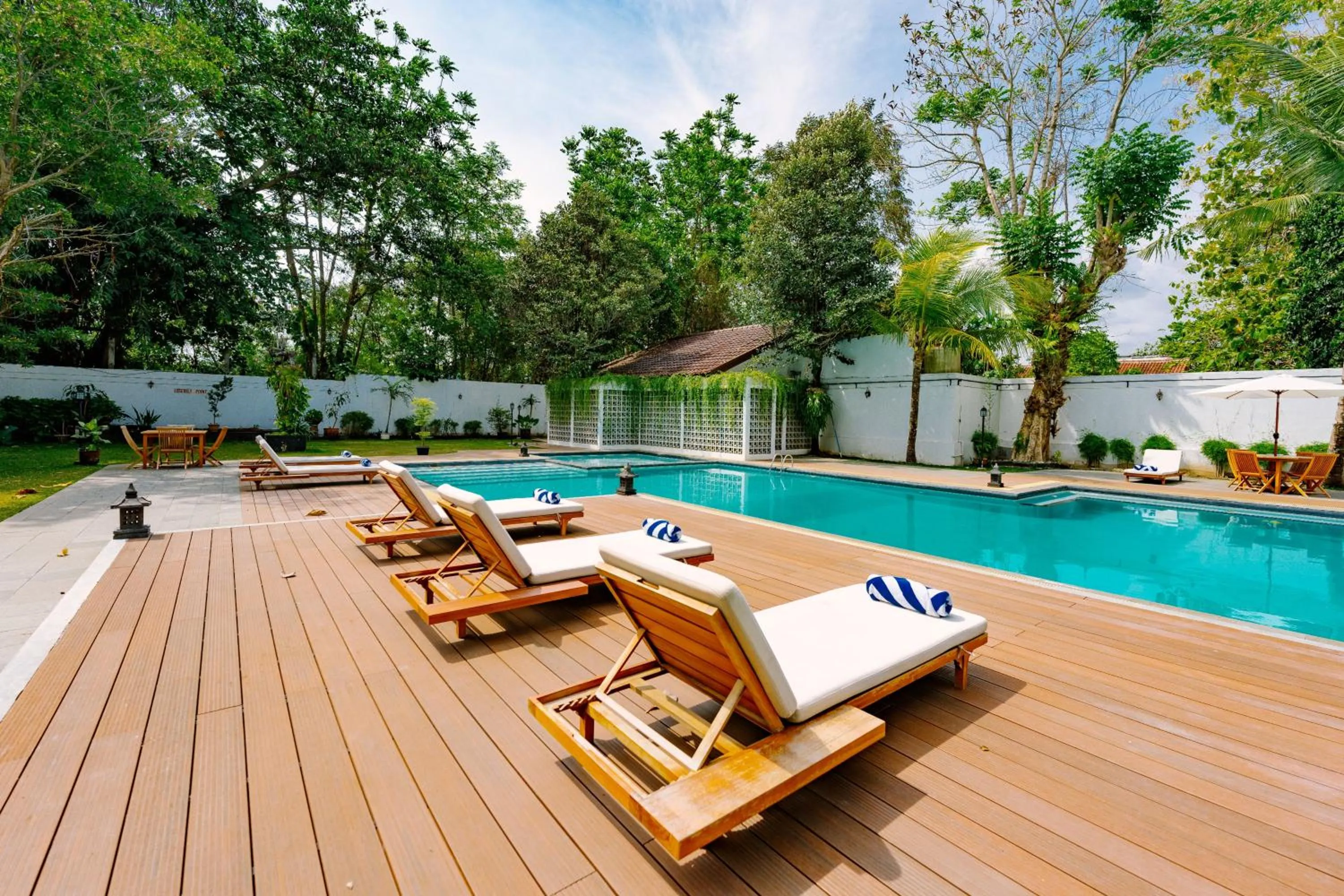 Swimming pool in Grand Diamond Hotel Yogyakarta