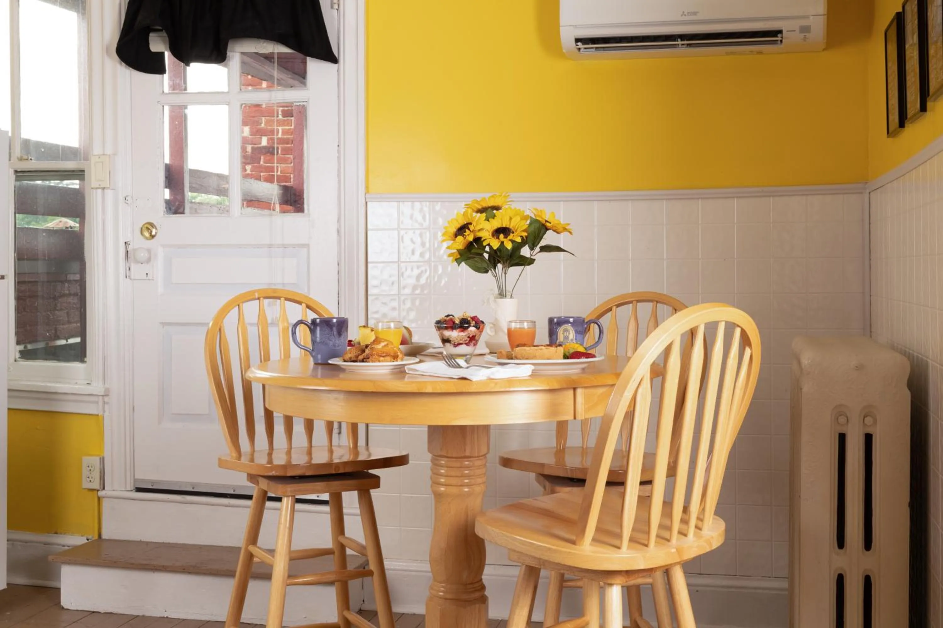 Dining area in Carlisle House Bed and Breakfast