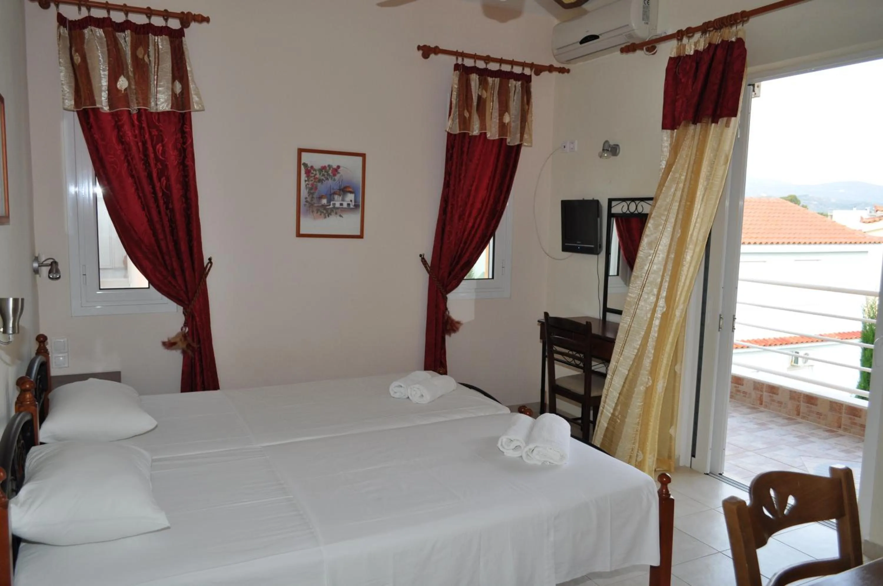 Day, Bed in Olympion Village Studios