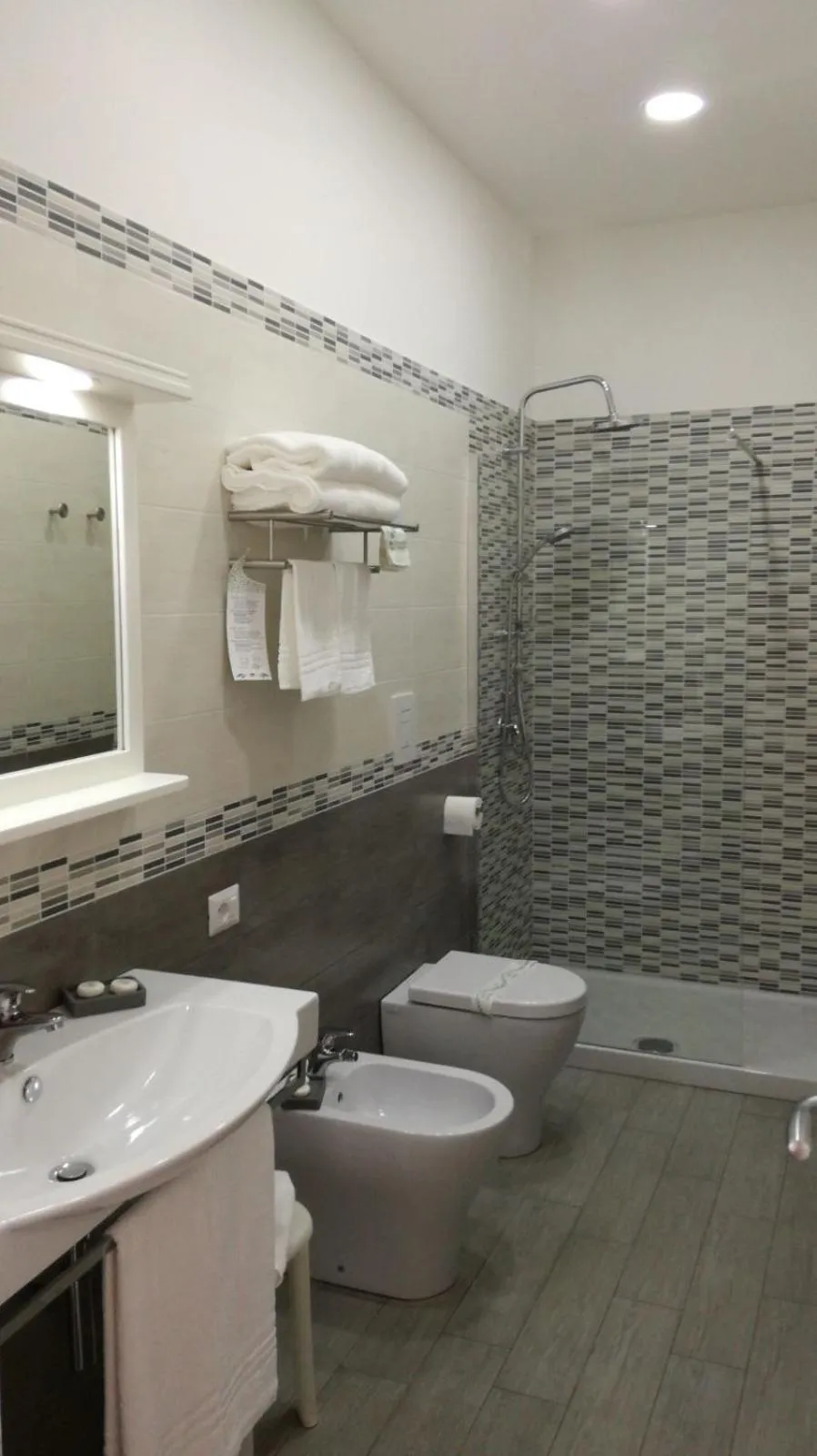 Bathroom in Hotel La Corricella