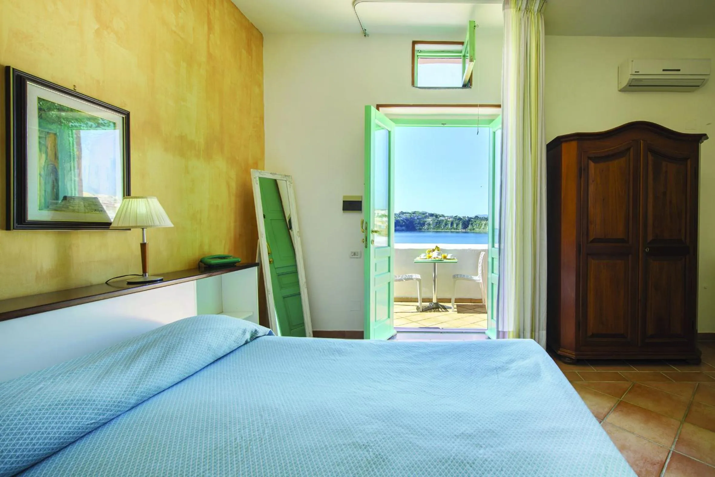 Bed in Hotel La Corricella