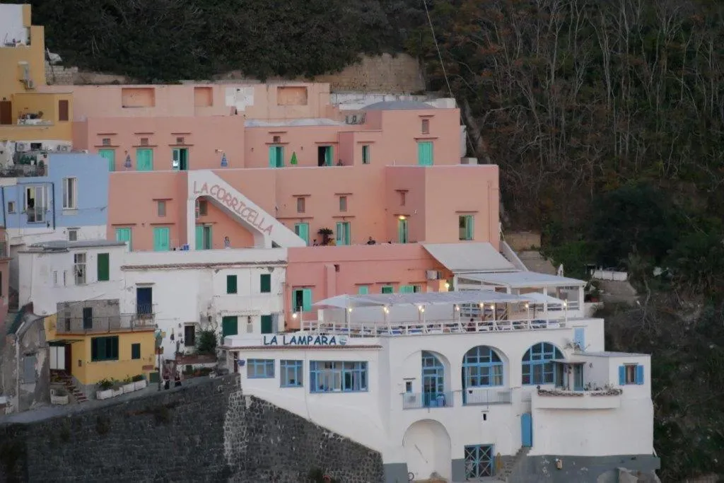 Restaurant/places to eat in Hotel La Corricella