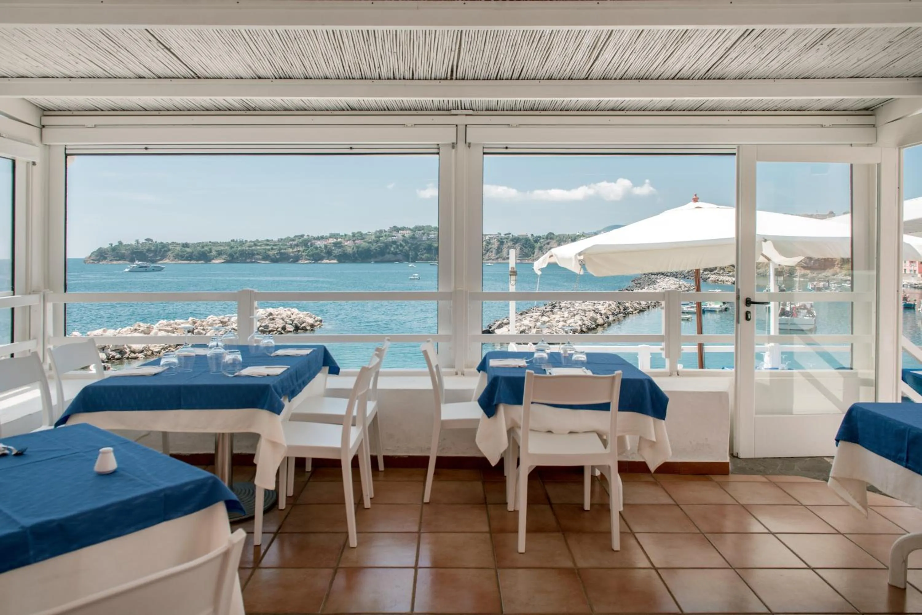 Restaurant/places to eat in Hotel La Corricella