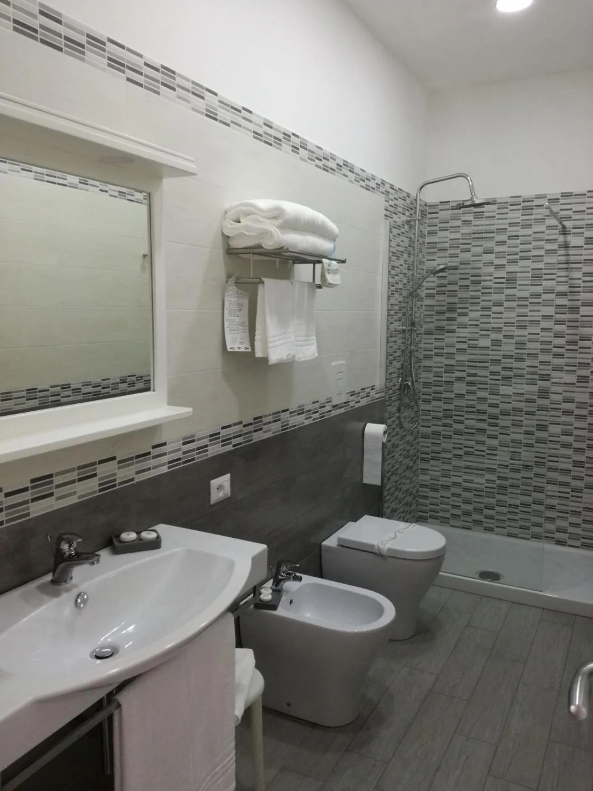 Bathroom in Hotel La Corricella