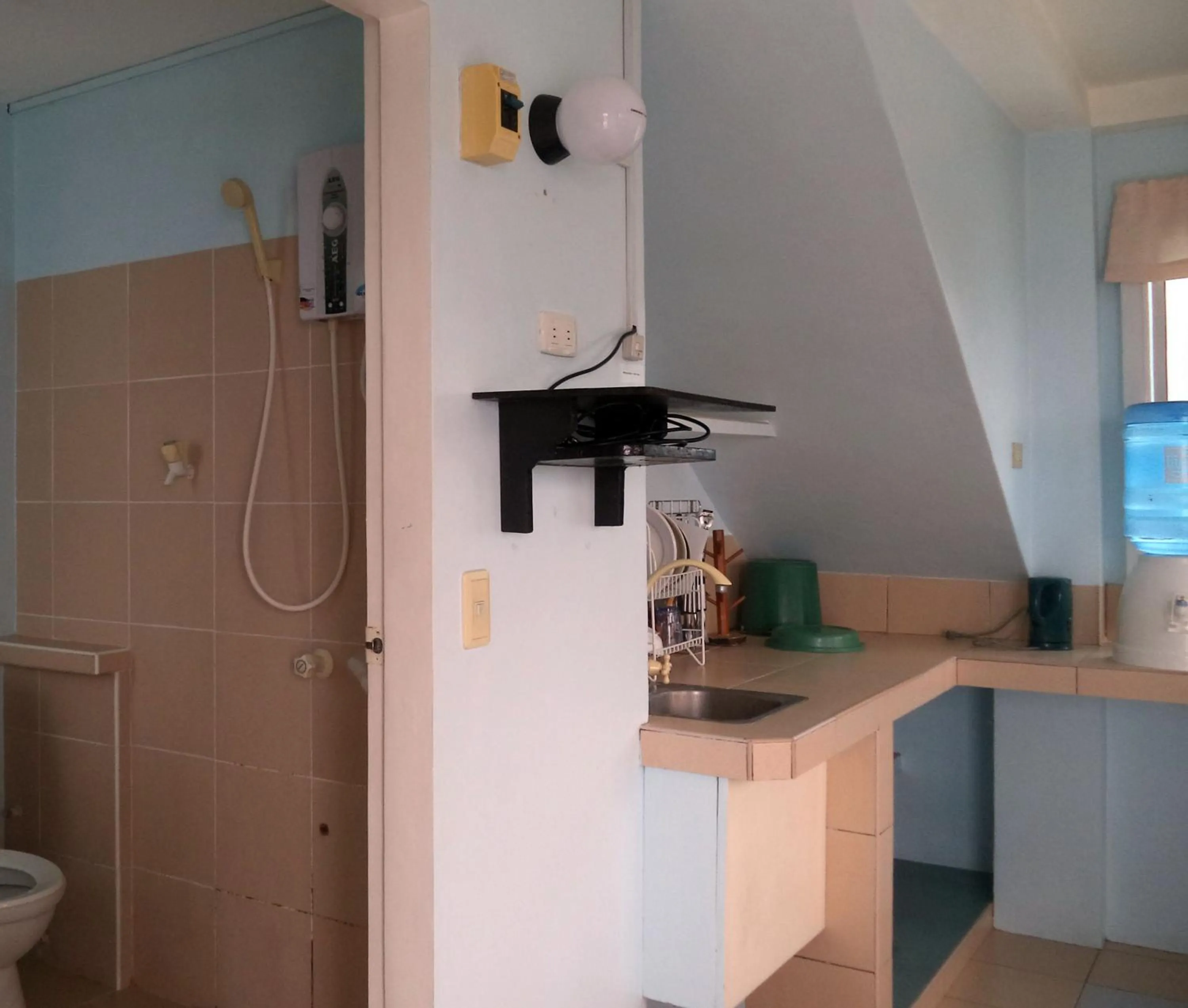 Bathroom in High Steps Pension