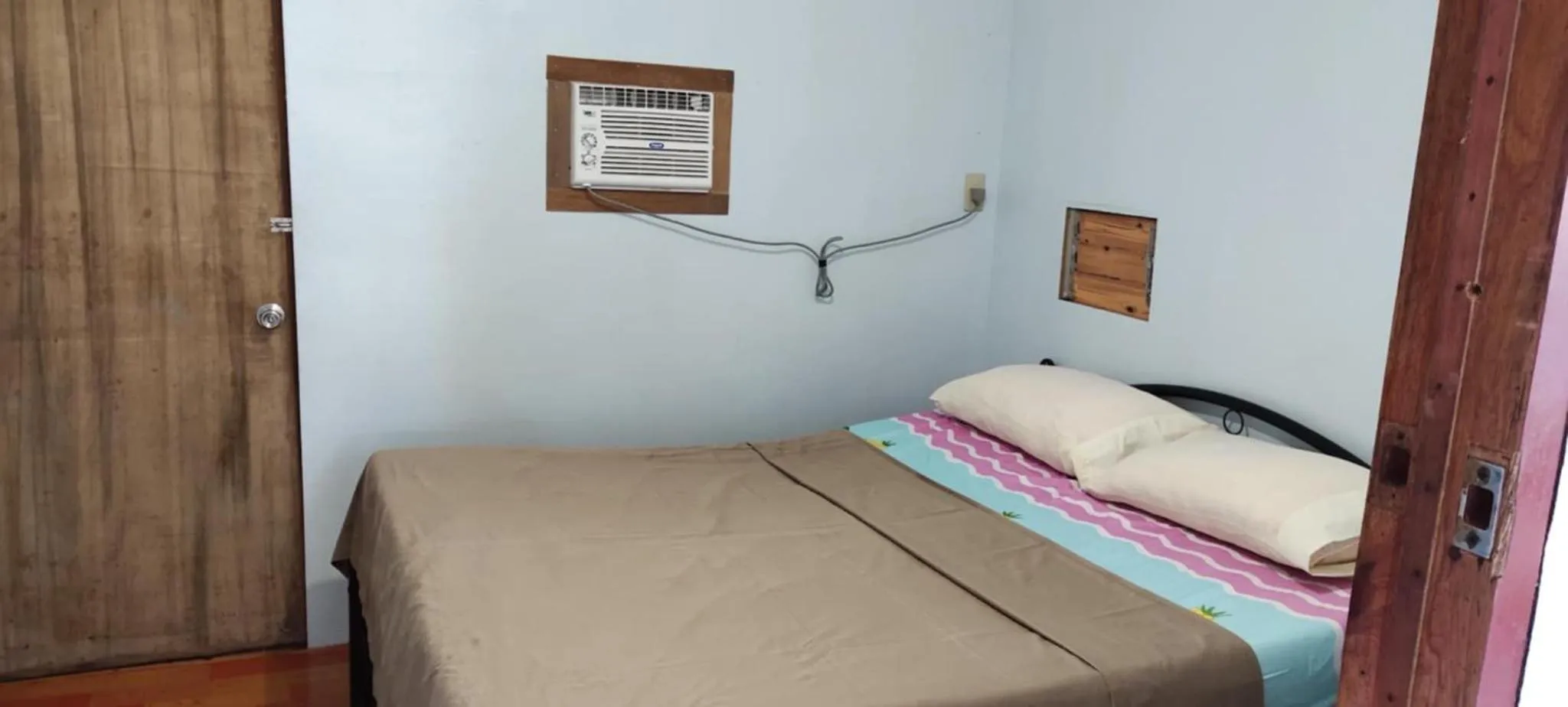 Bed in High Steps Pension