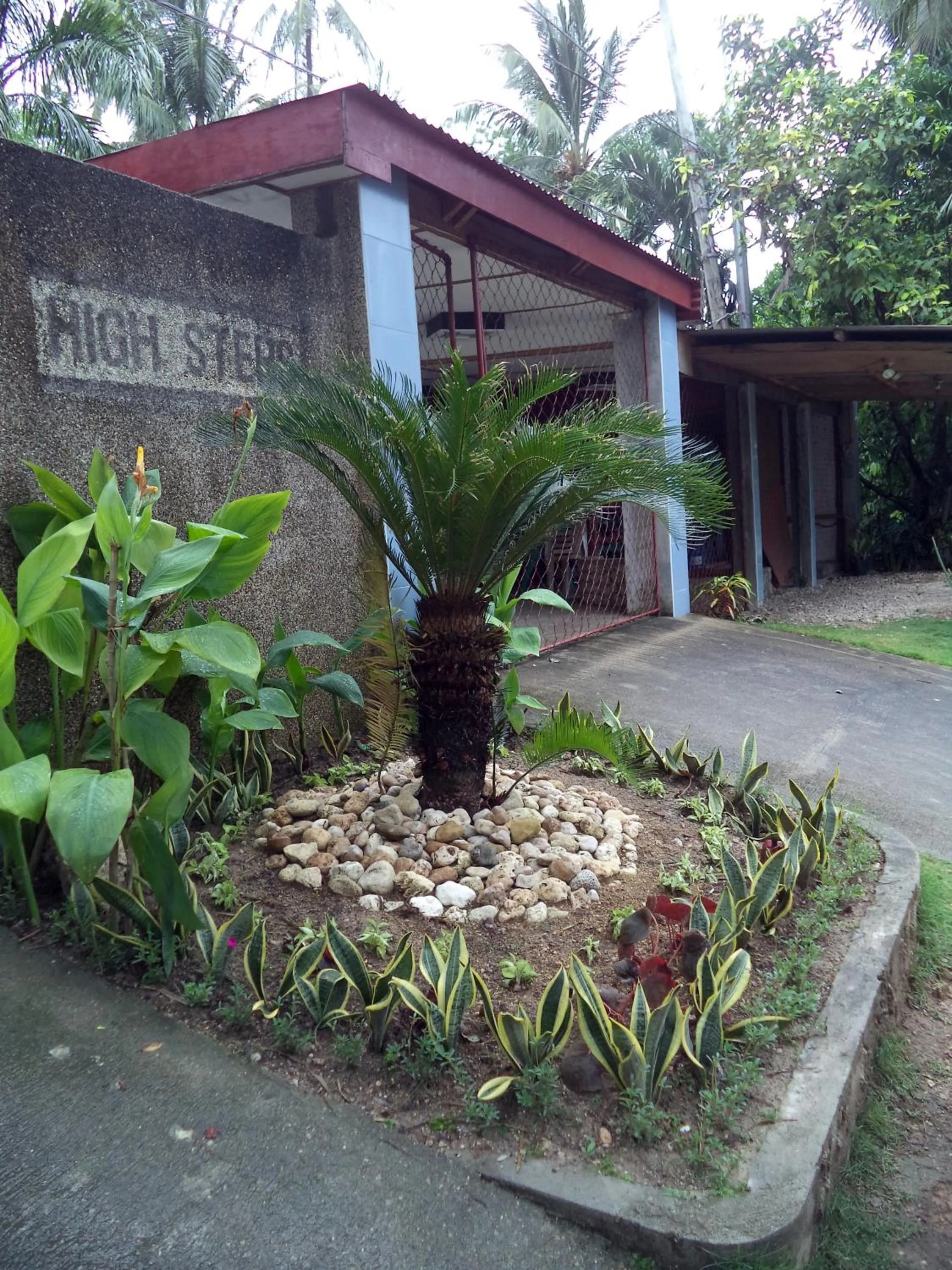 Facade/entrance in High Steps Pension