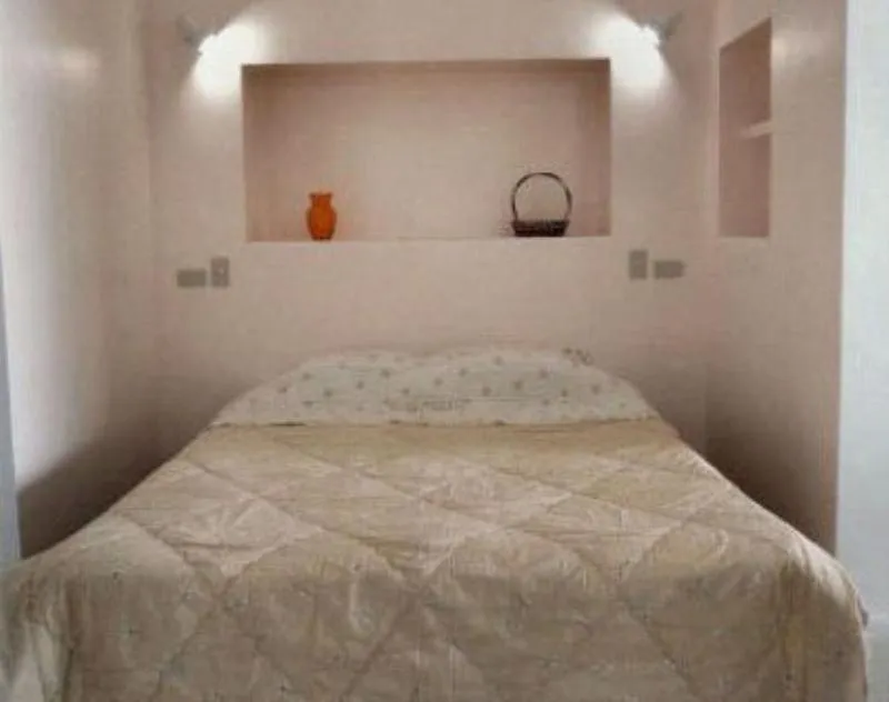 Bedroom, Bed in High Steps Pension