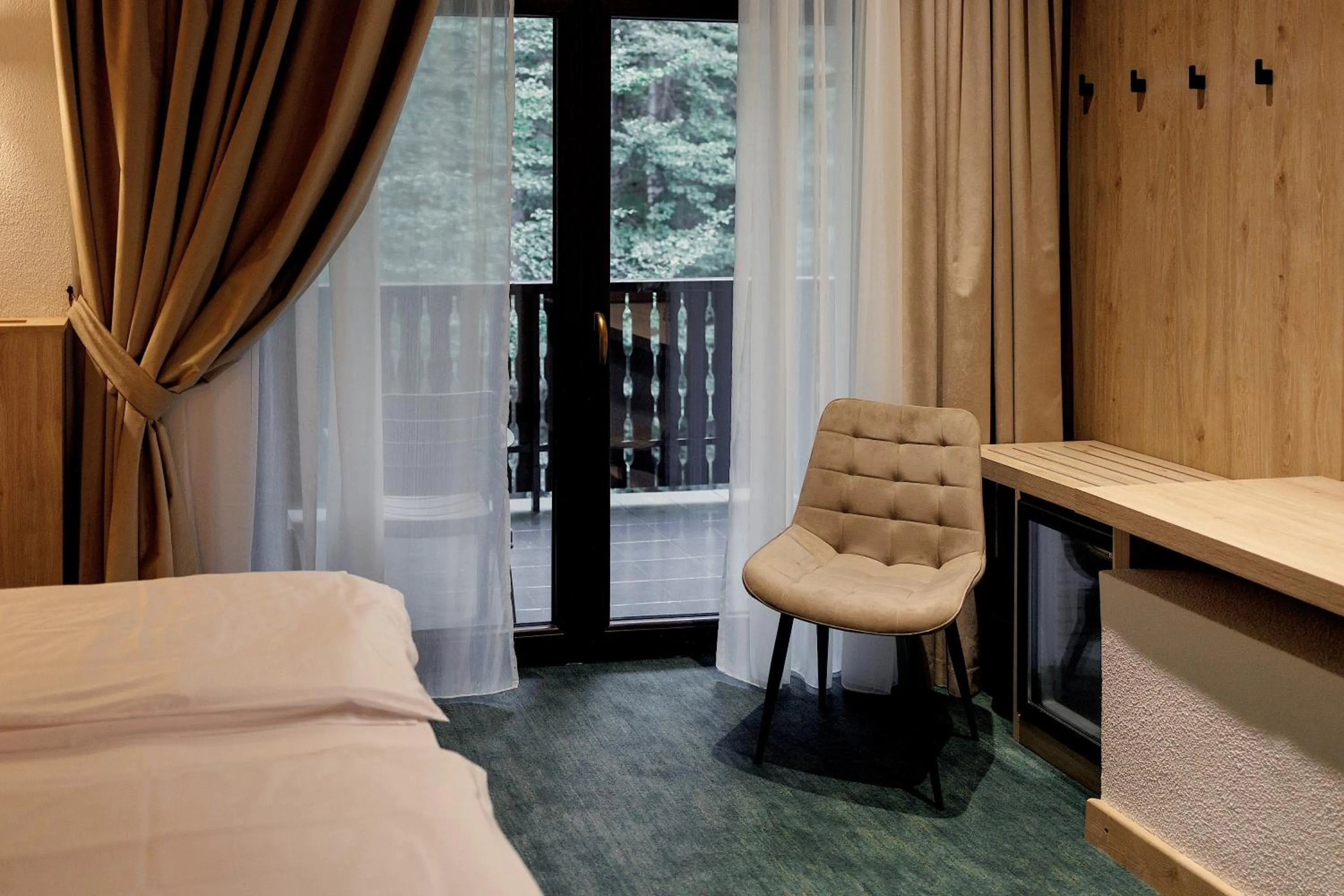 Bedroom, Bed in Hotel Regal