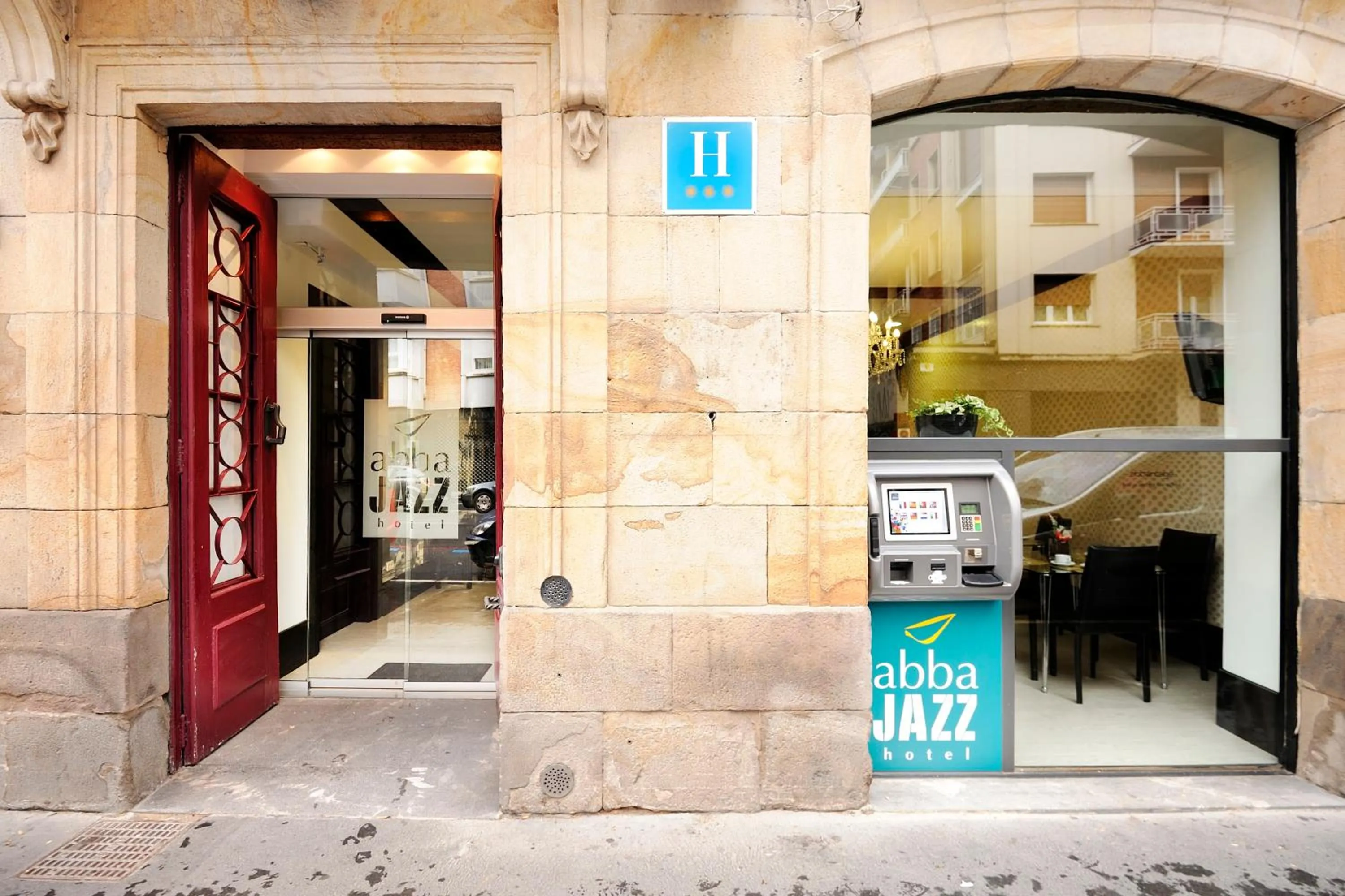 Facade/entrance in Abba Jazz Hotel Vitoria