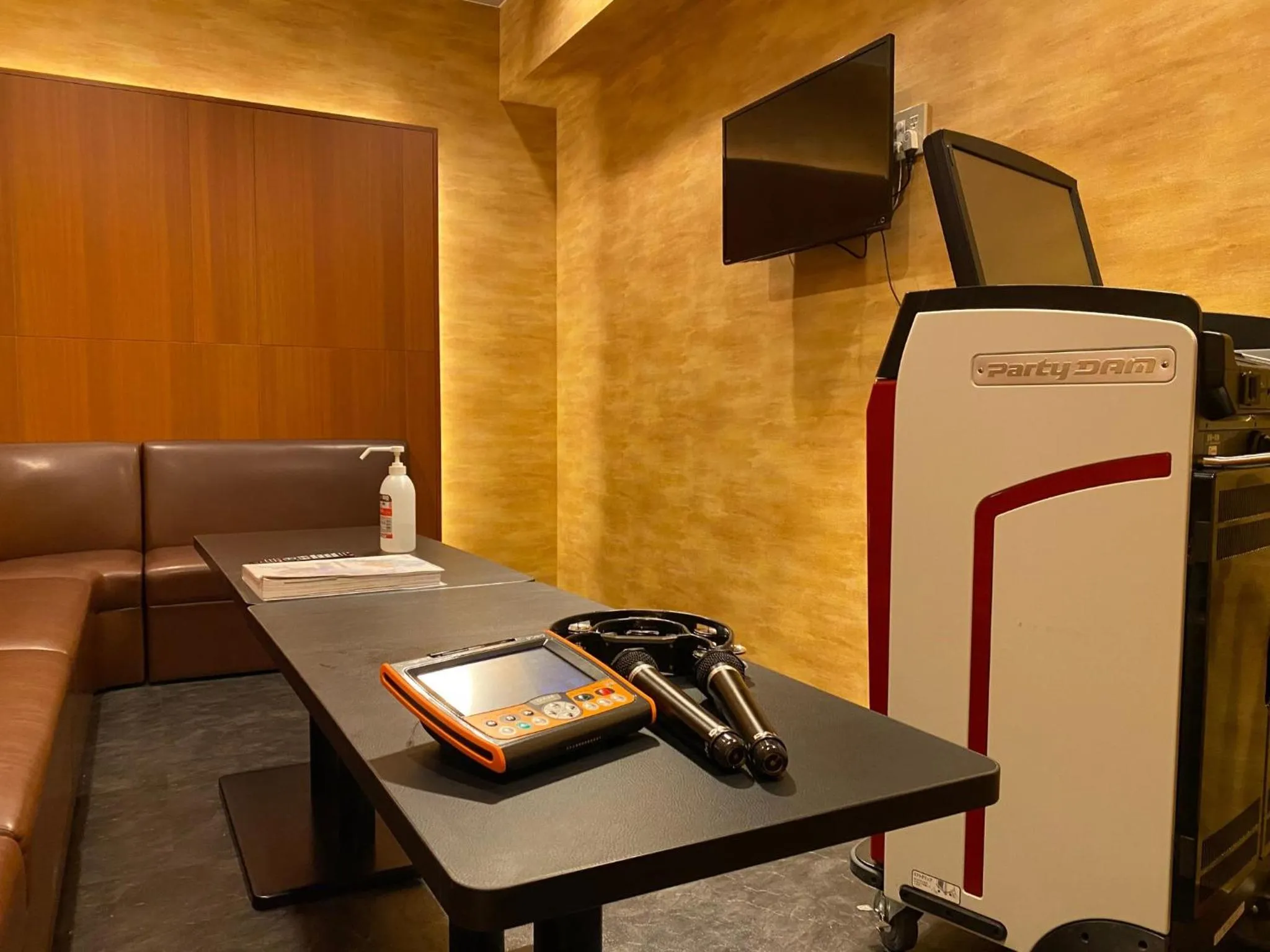 Karaoke in Hakoneji Kaiun