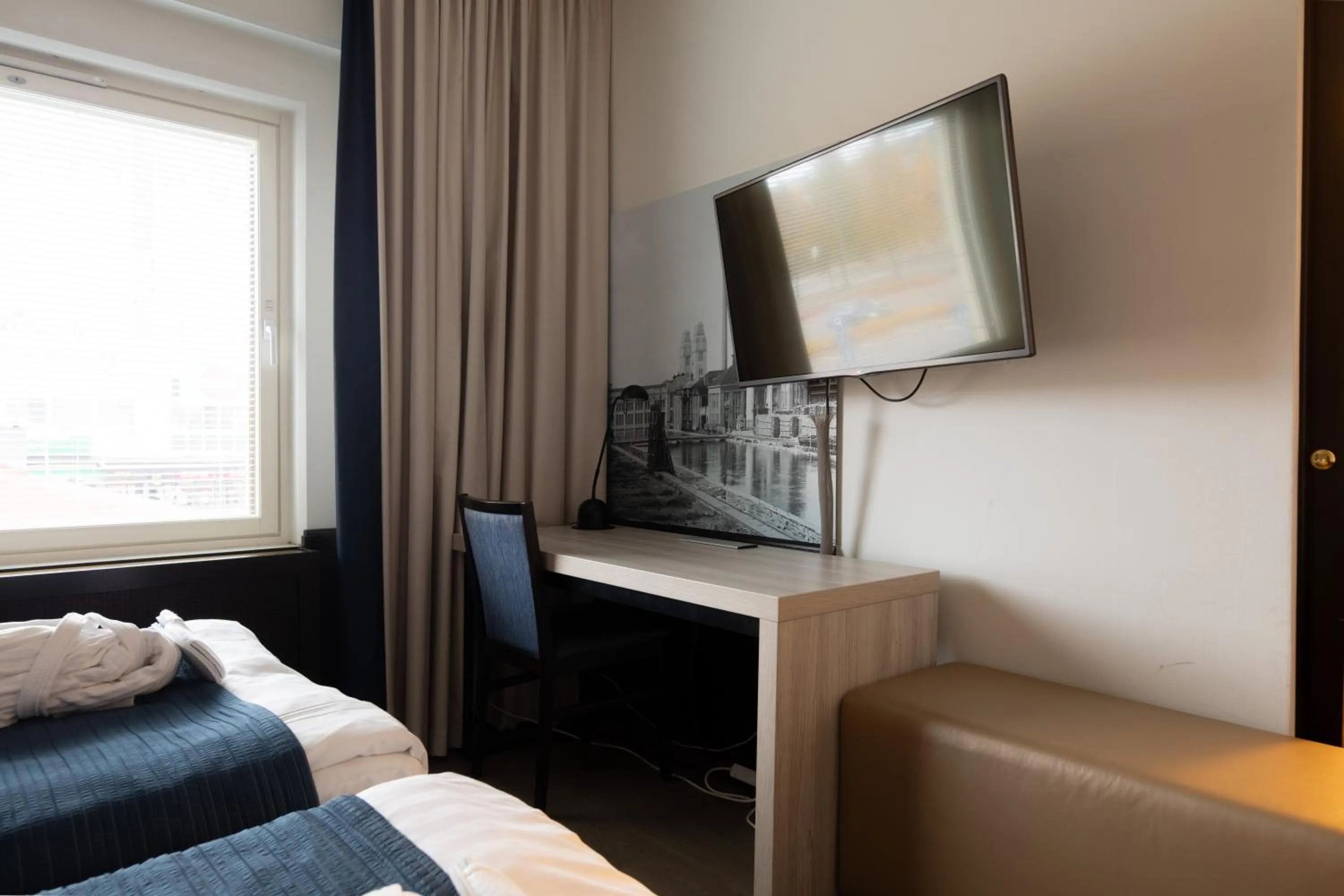 TV and multimedia, Bed in Hotel Oscar