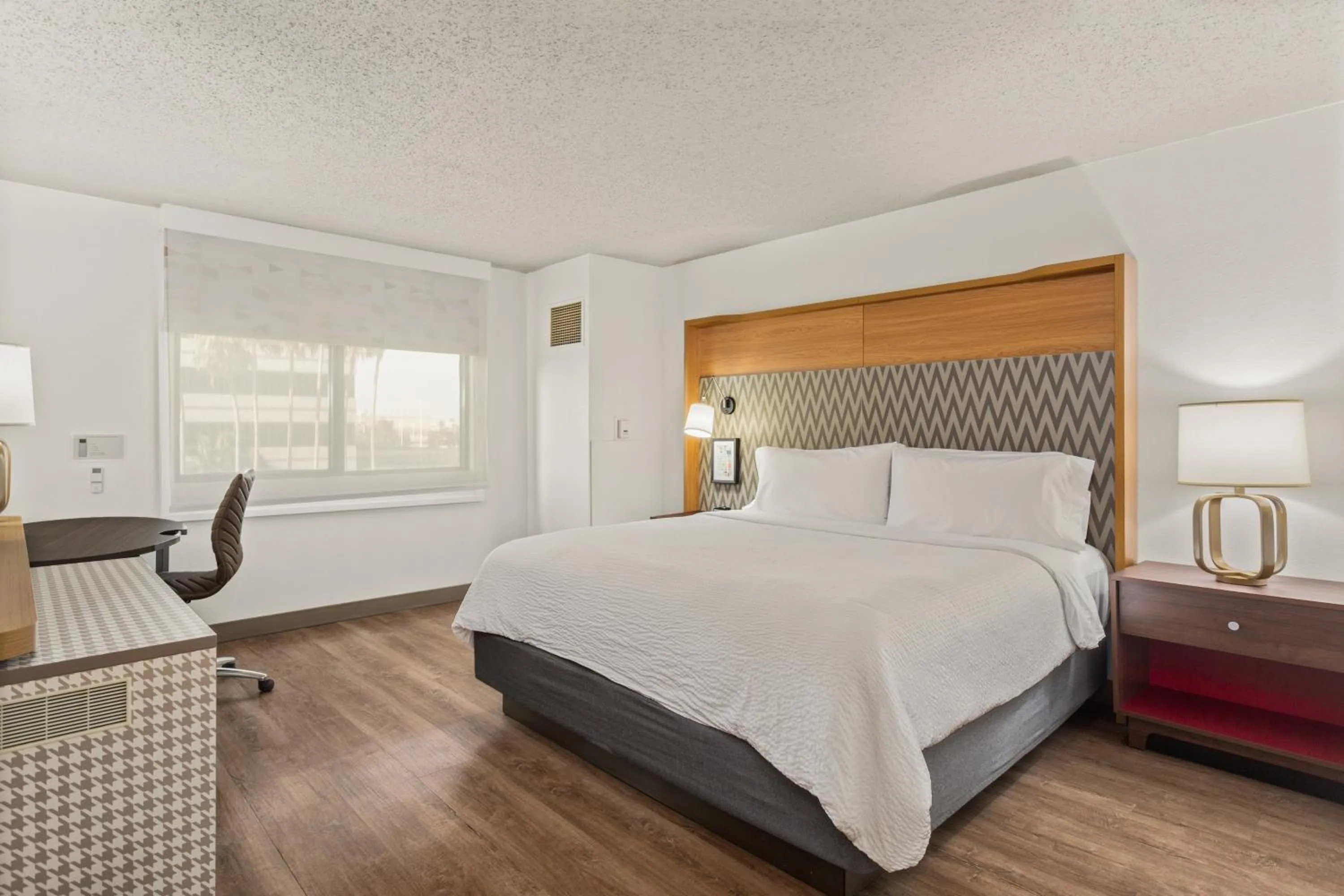 Photo of the whole room, Bed in Holiday Inn Tampa Westshore - Airport Area by IHG