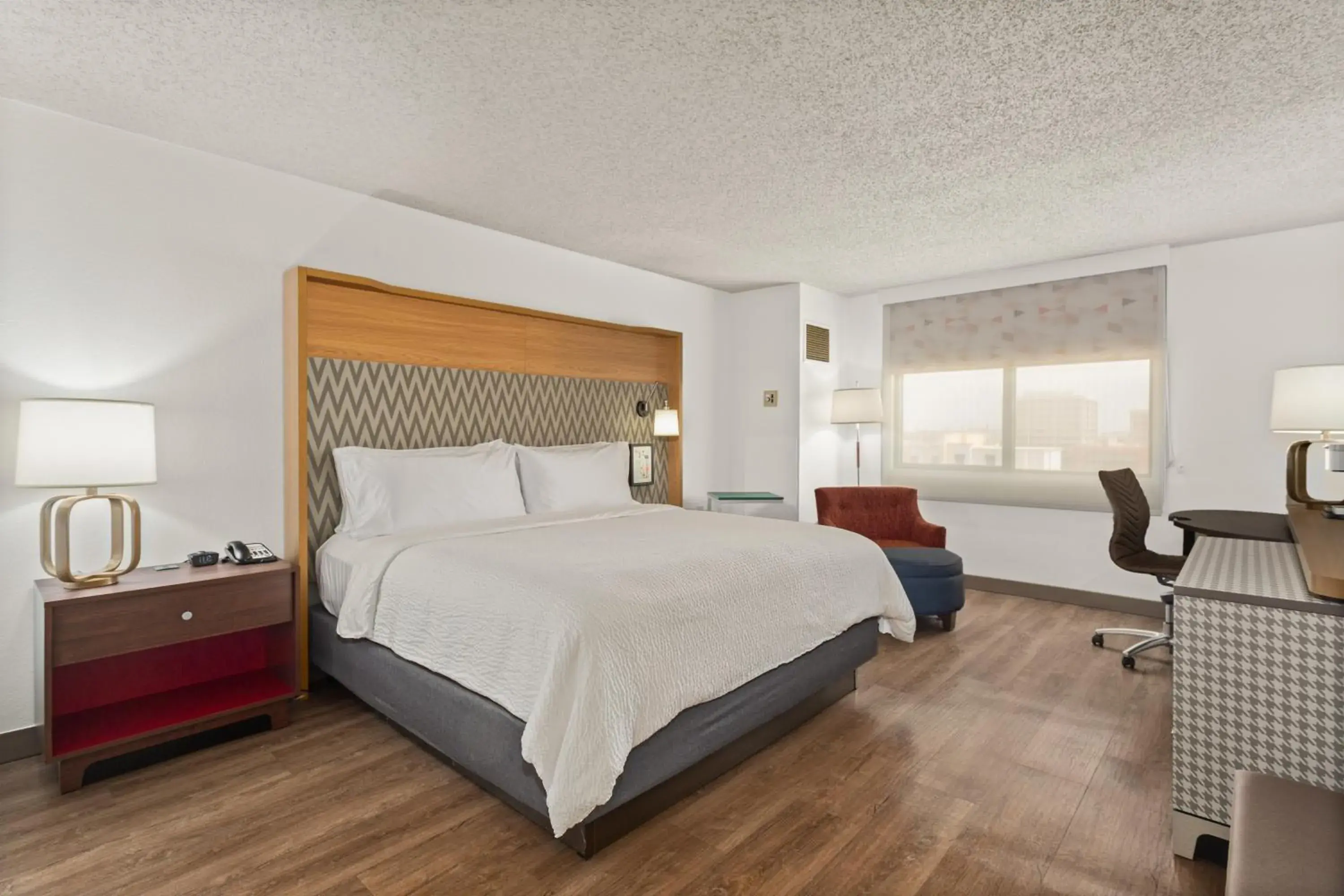 Standard King Room in Holiday Inn Tampa Westshore - Airport Area by IHG Standard King Room in Holiday Inn Tampa Westshore - Airport Area by IHG
