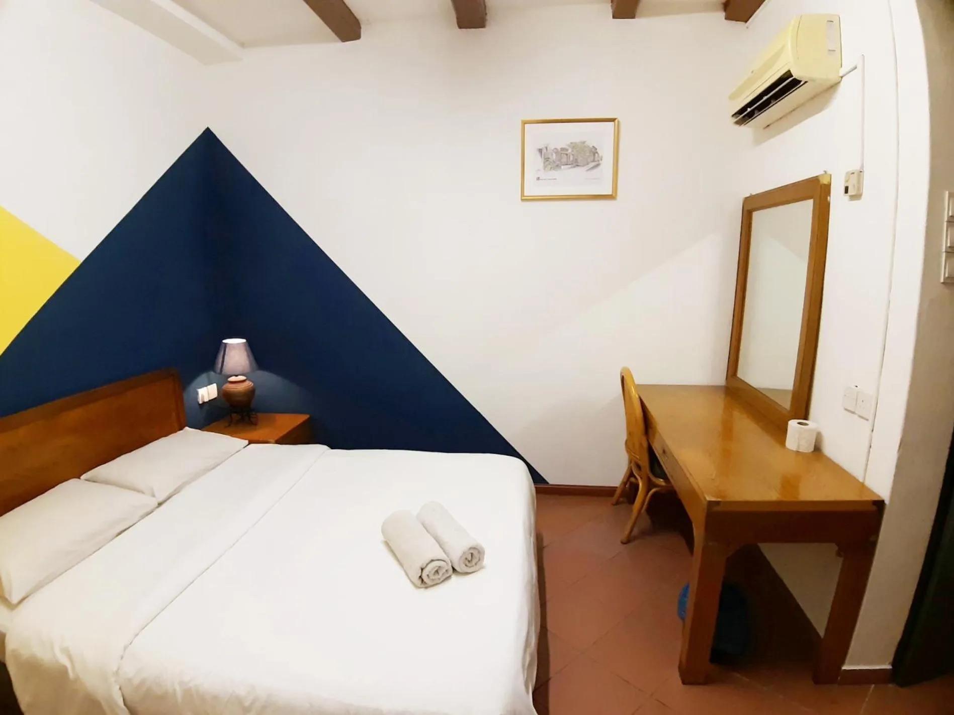 Shower in Heeren Inn Melaka