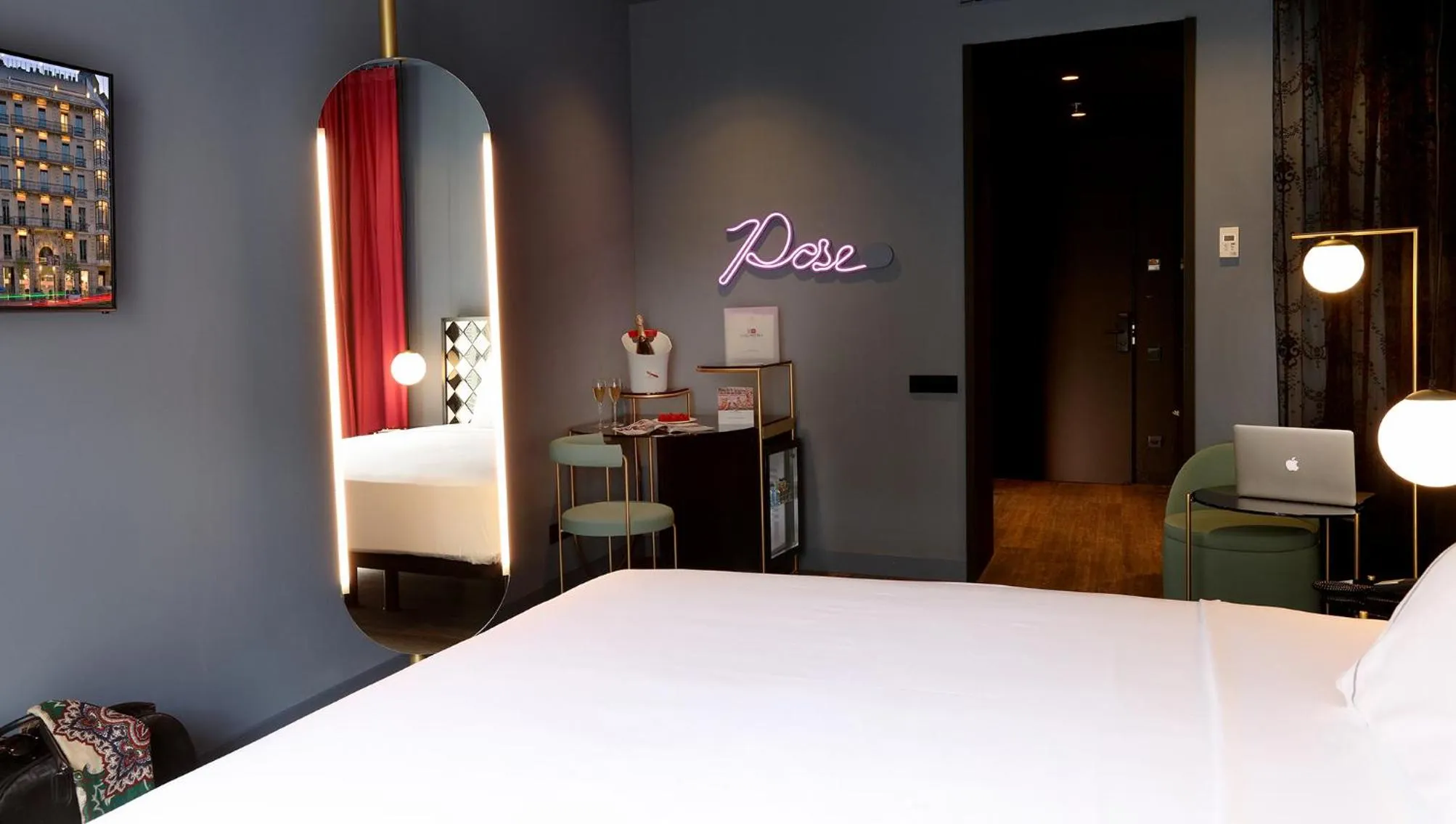 Bedroom, Bed in Axel Hotel Madrid - Adults Only