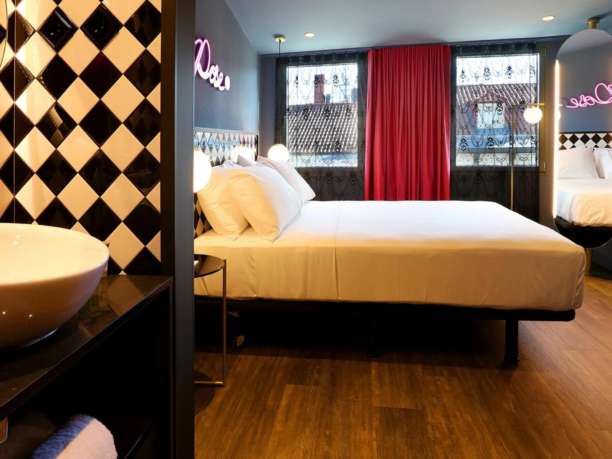 Bedroom, Bed in Axel Hotel Madrid - Adults Only