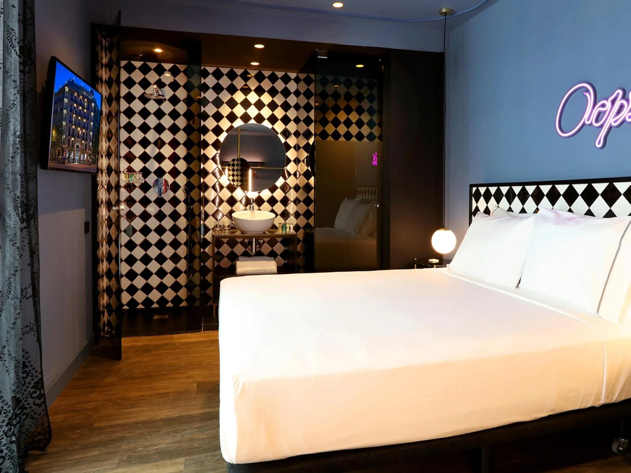 Bedroom, Bed in Axel Hotel Madrid - Adults Only