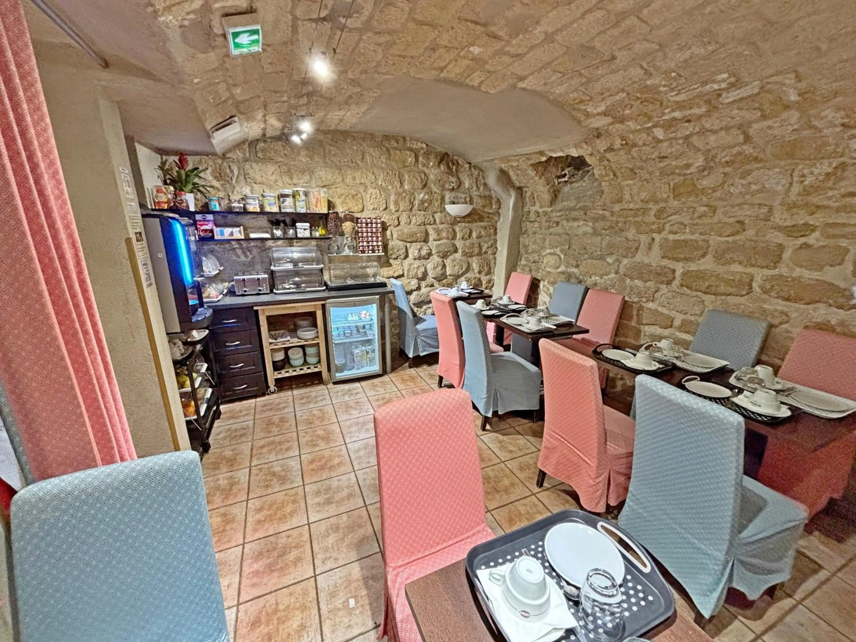 Breakfast in Austin's Saint Lazare Hotel