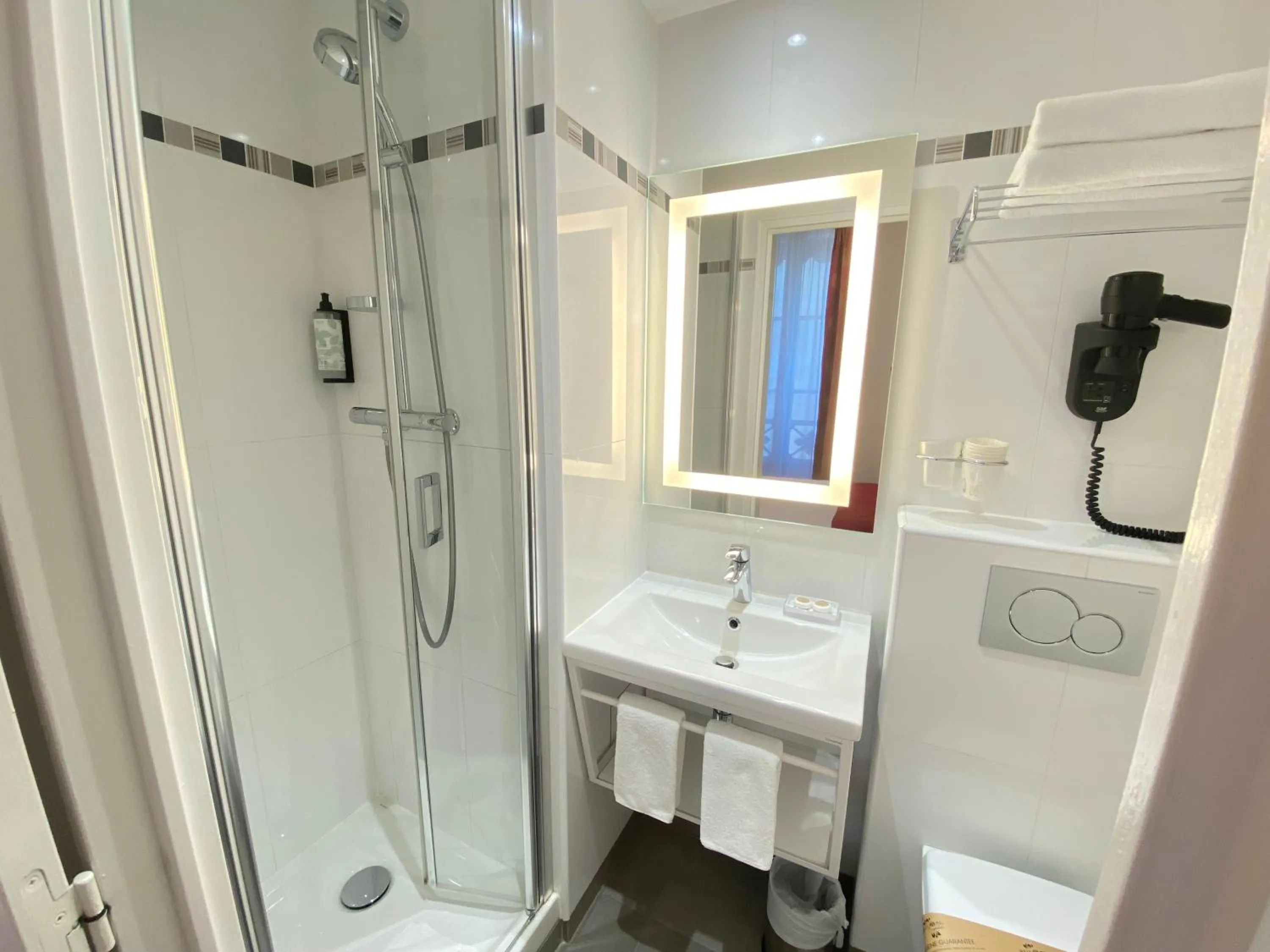 Shower in Austin's Saint Lazare Hotel