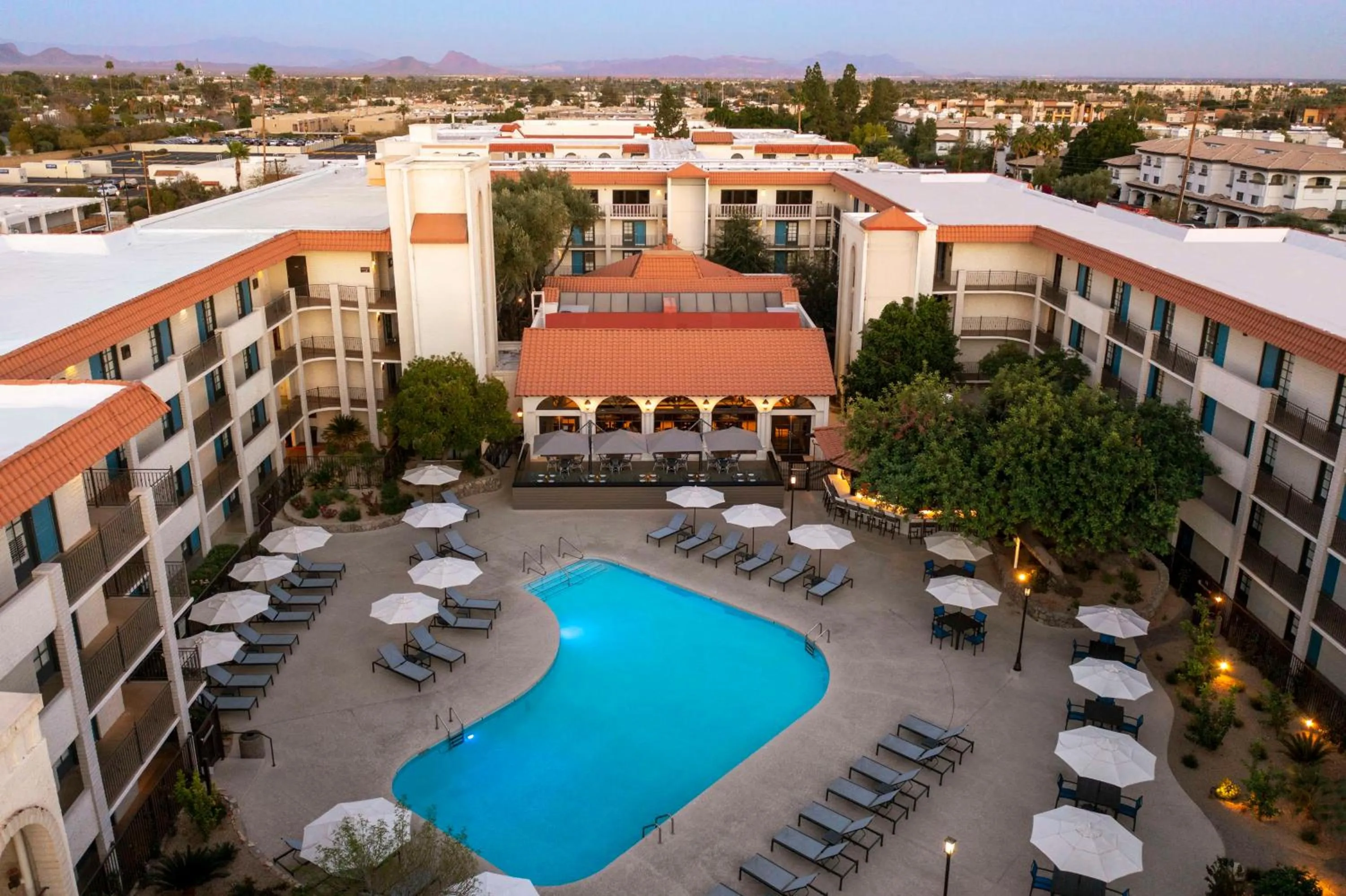Pool view in Embassy Suites by Hilton Scottsdale Resort