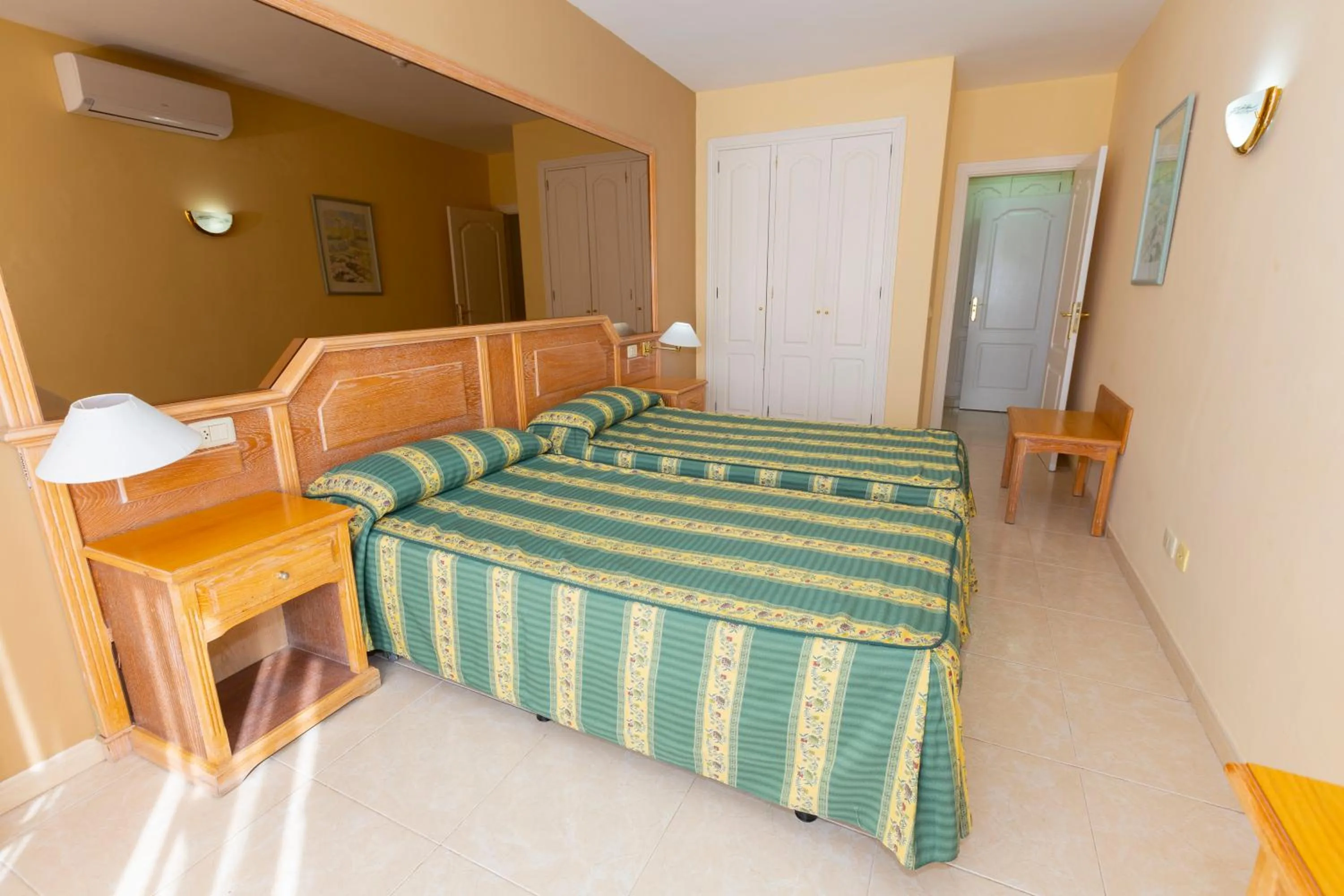 Bedroom, Bed in Villa De Adeje Beach