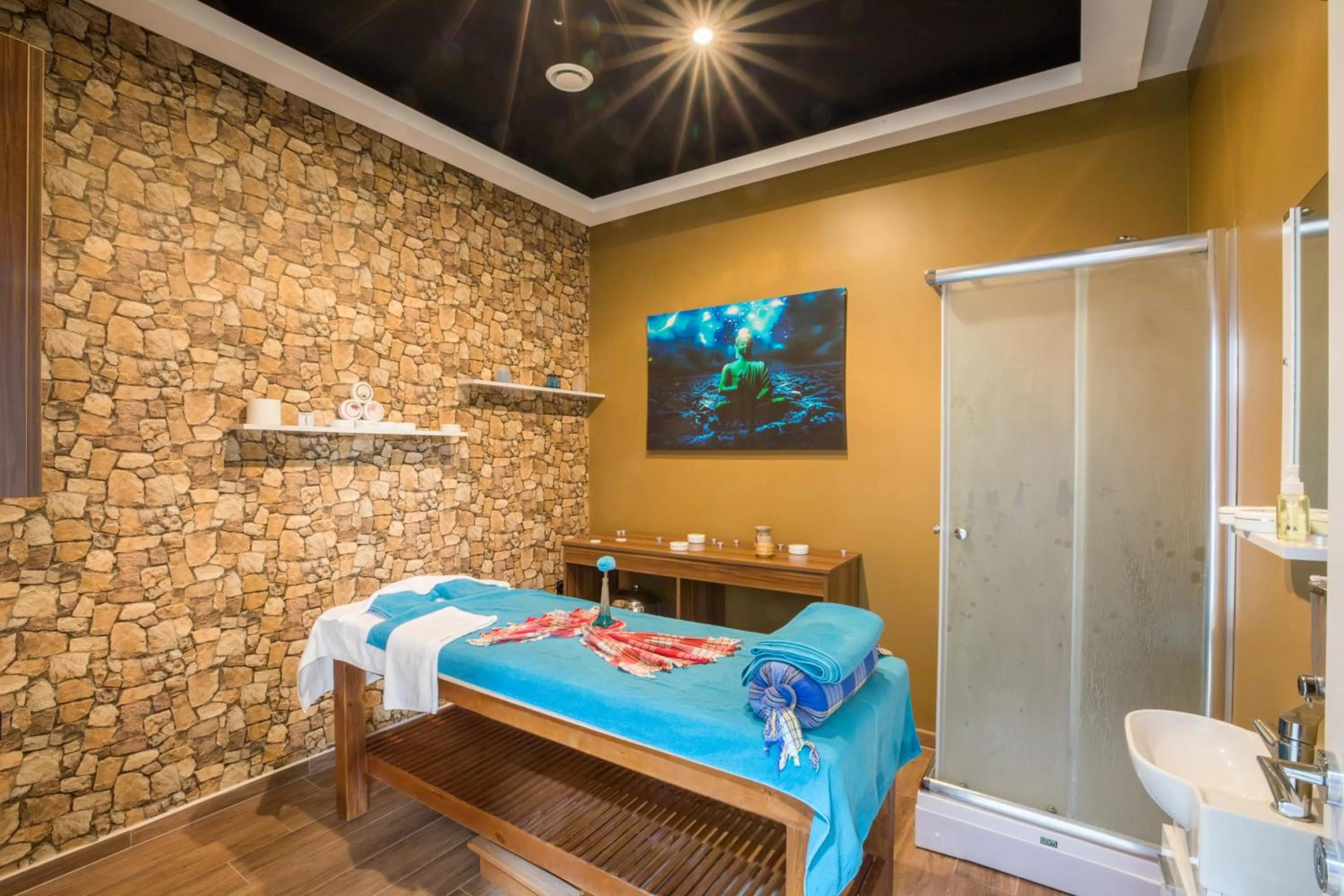 Massage in Karpalas City Hotel & Spa