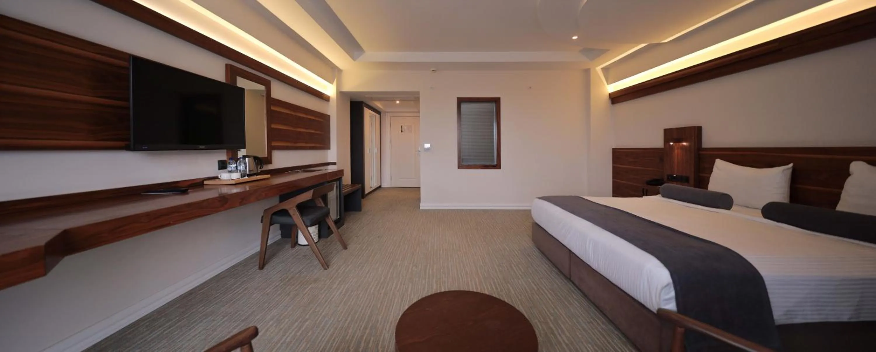 Bed in Karpalas City Hotel & Spa