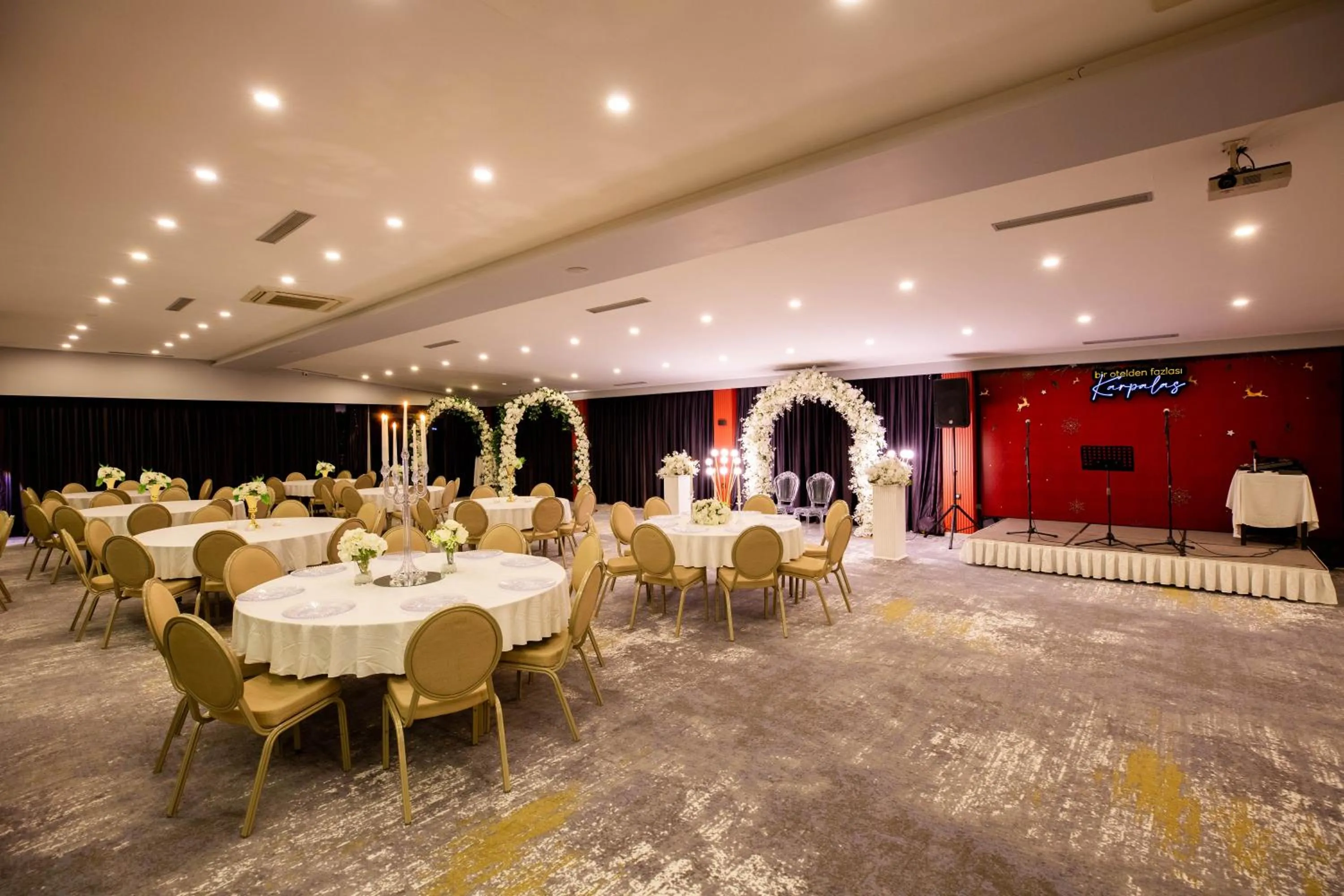 wedding in Karpalas City Hotel & Spa
