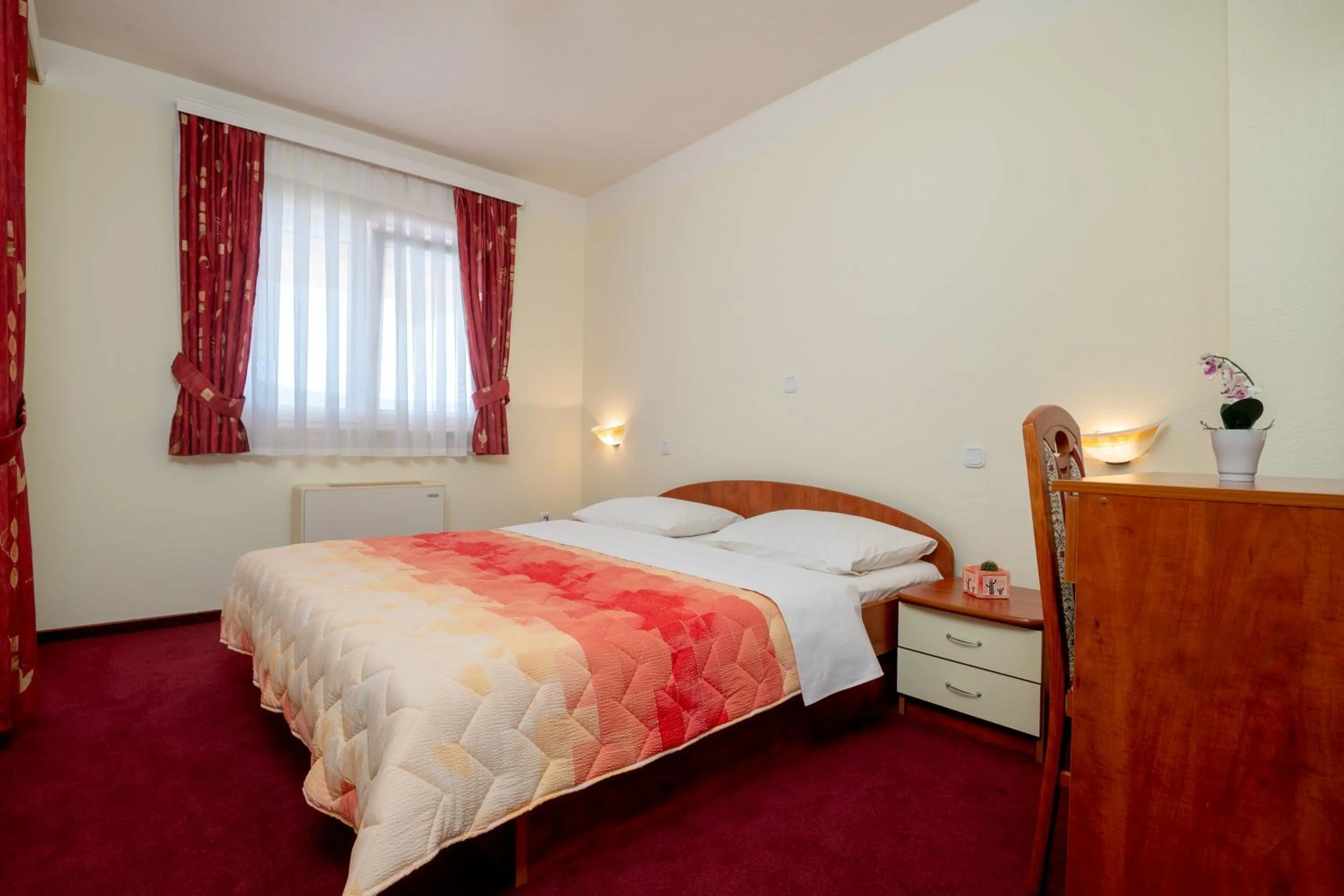 Bedroom, Bed in Hotel Adria