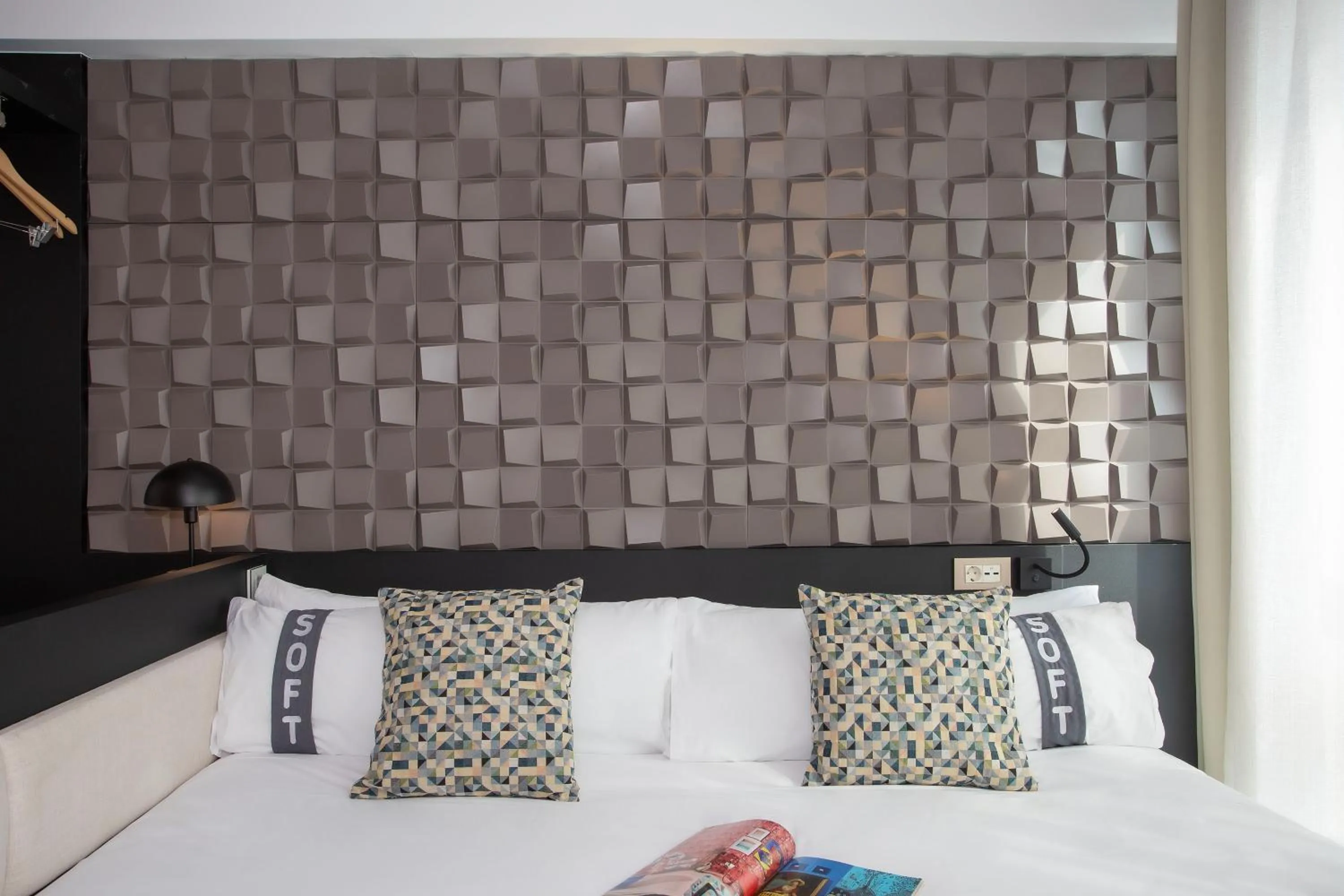 Photo of the whole room, Bed in Casual Kubic Athens